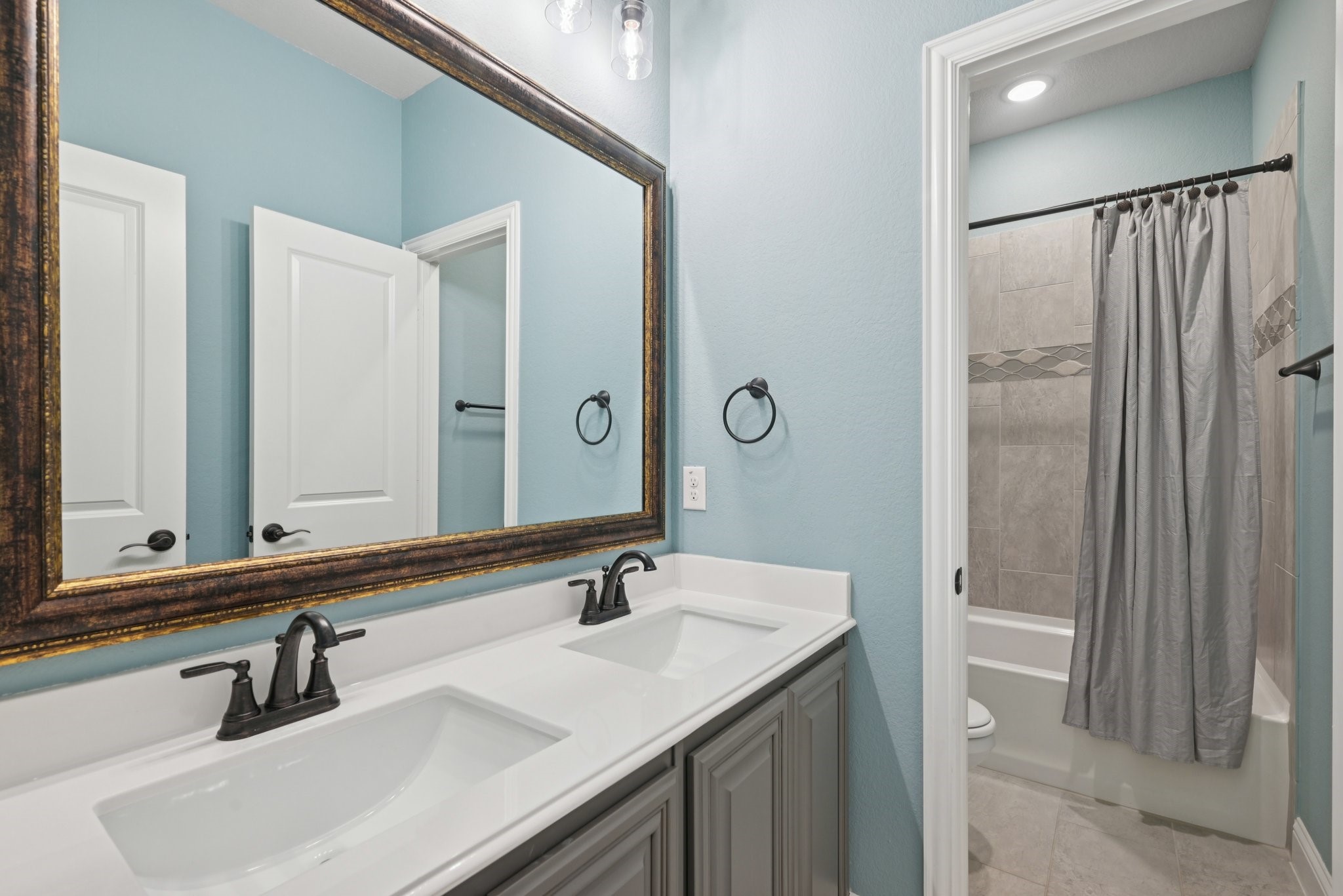 3116 Golden Sunset Court