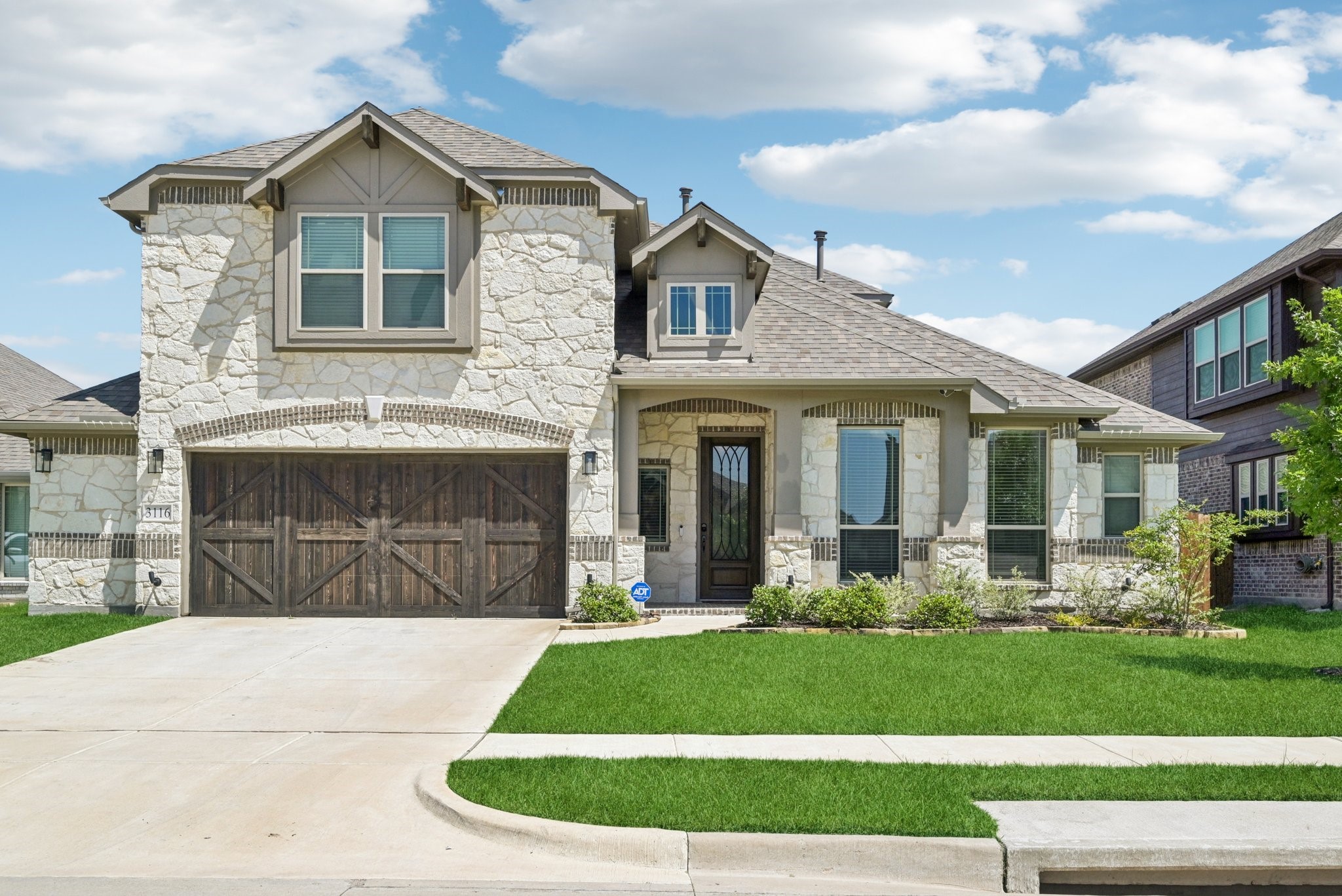 3116 Golden Sunset Court