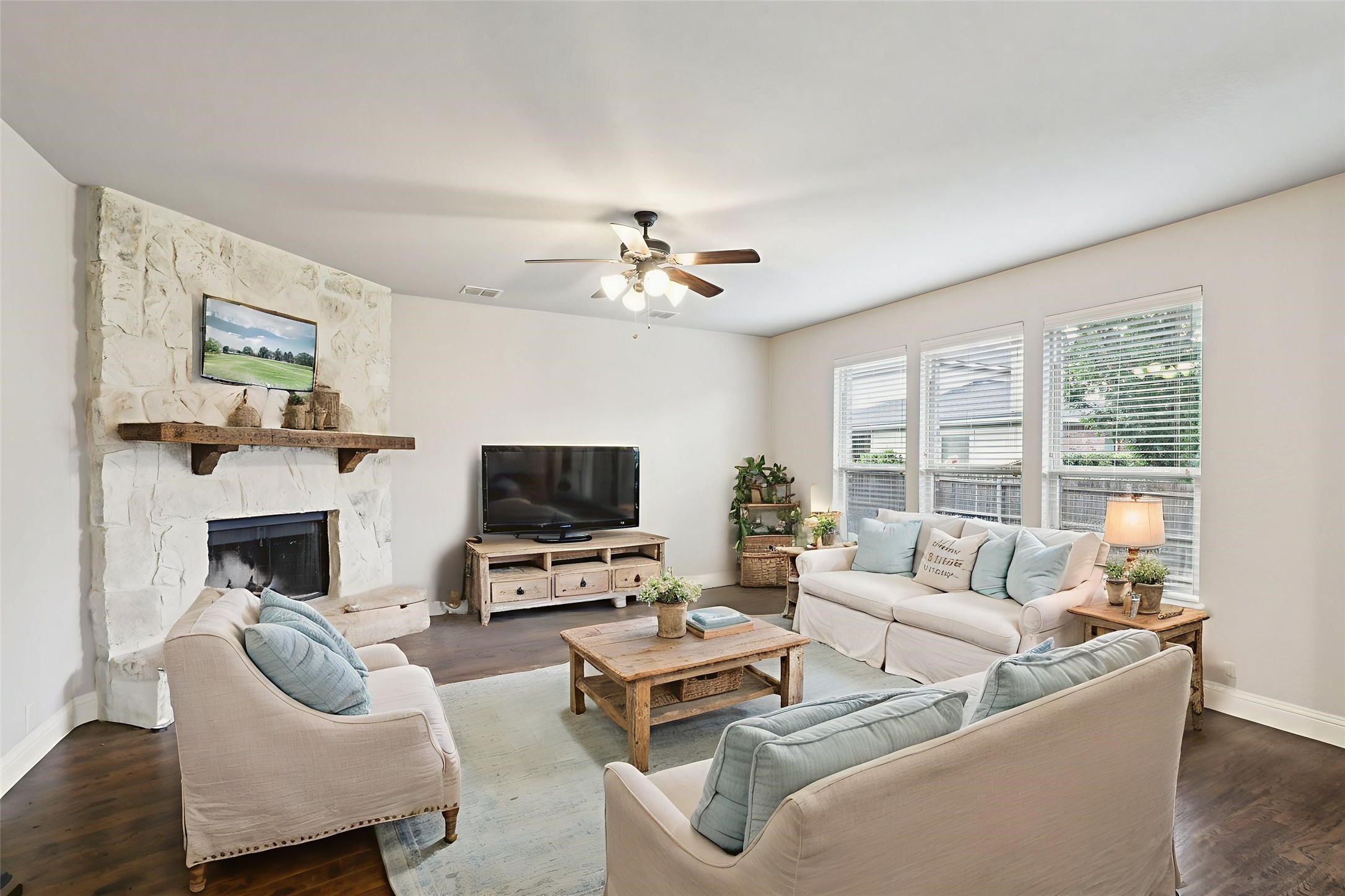 640 Tierra Vista Way