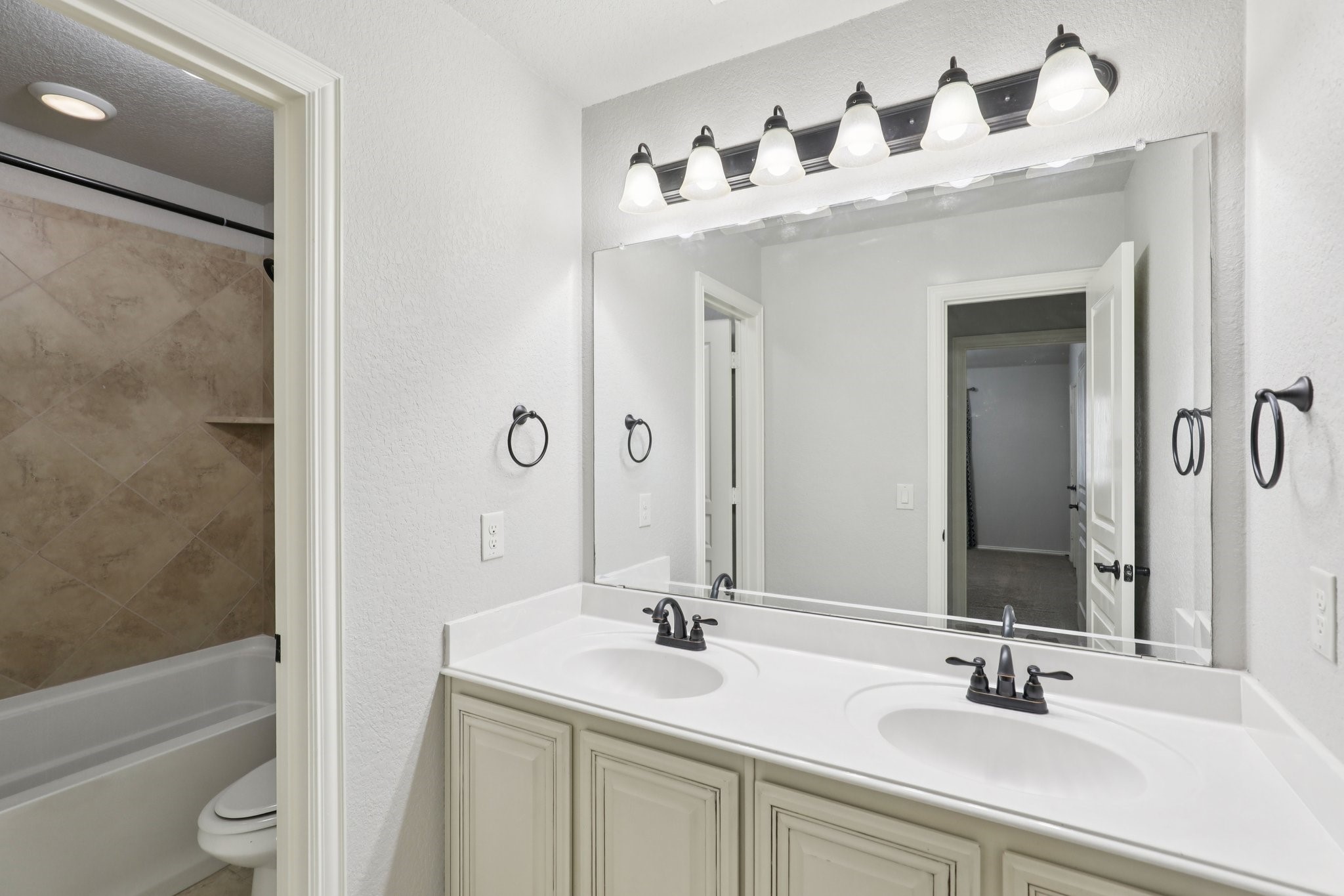 640 Tierra Vista Way