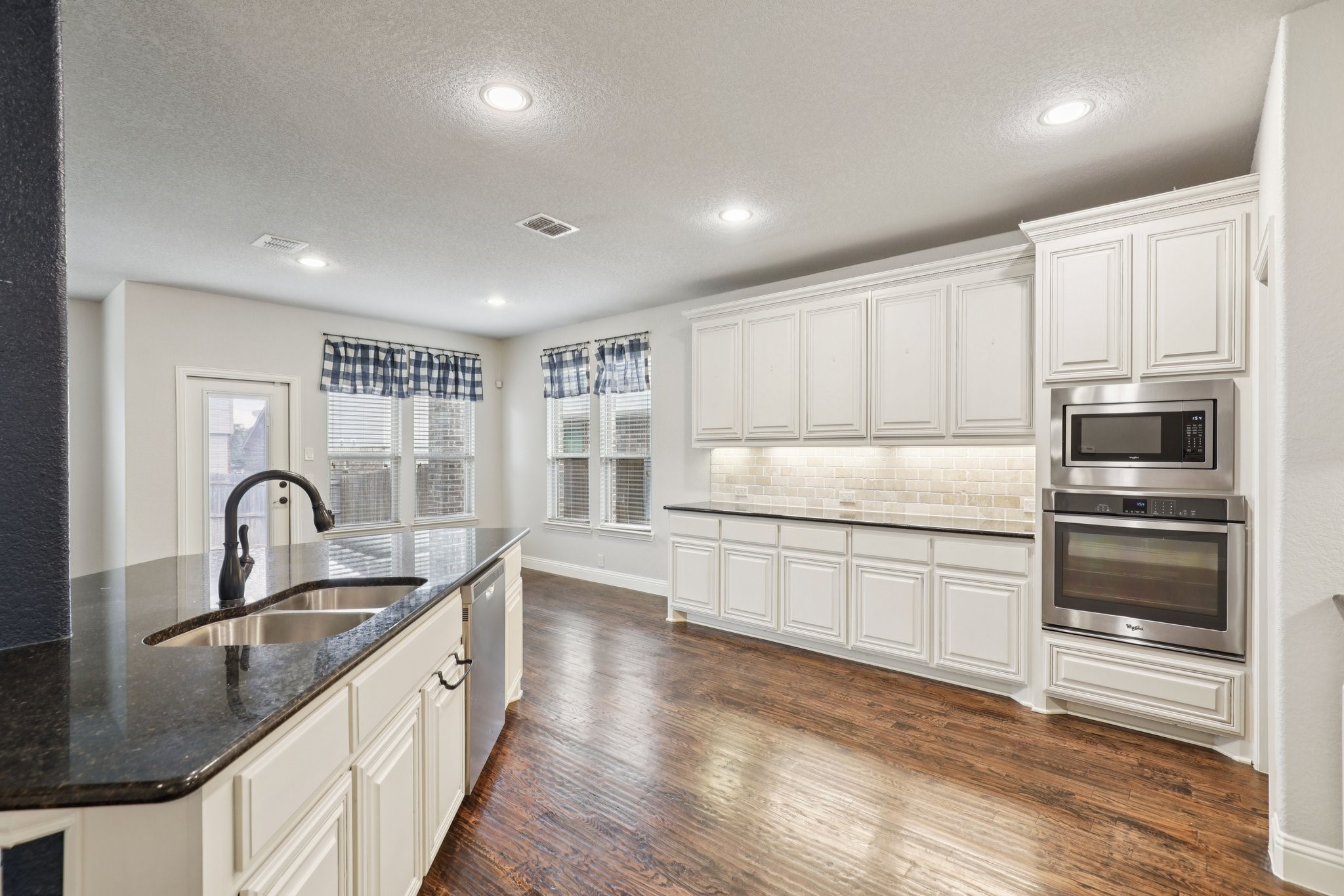 640 Tierra Vista Way