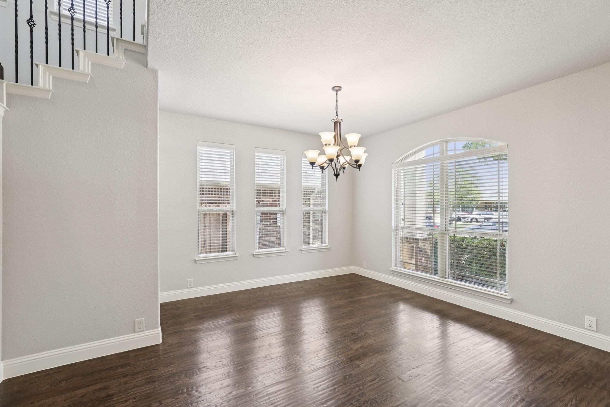 640 Tierra Vista Way