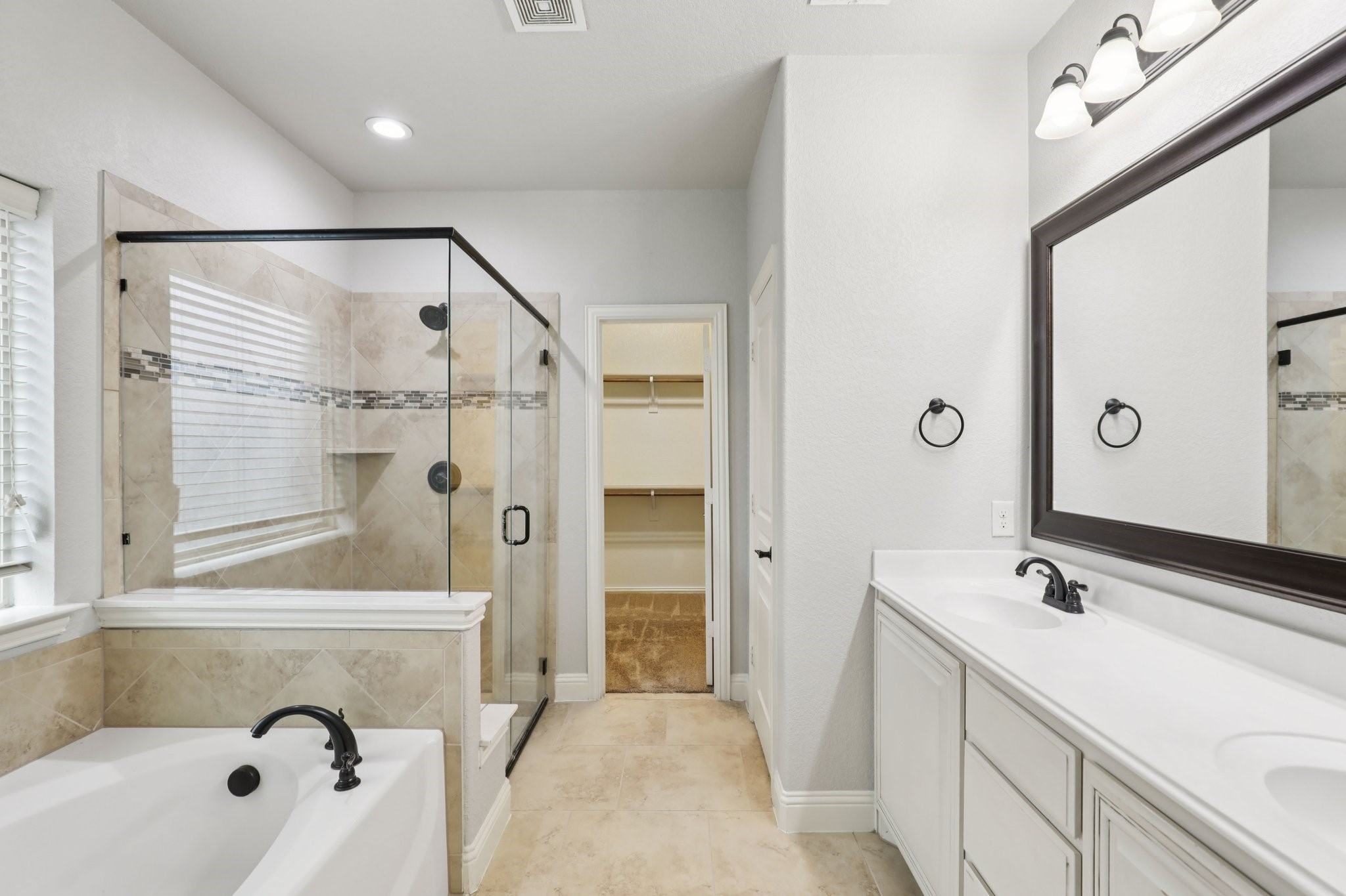 640 Tierra Vista Way