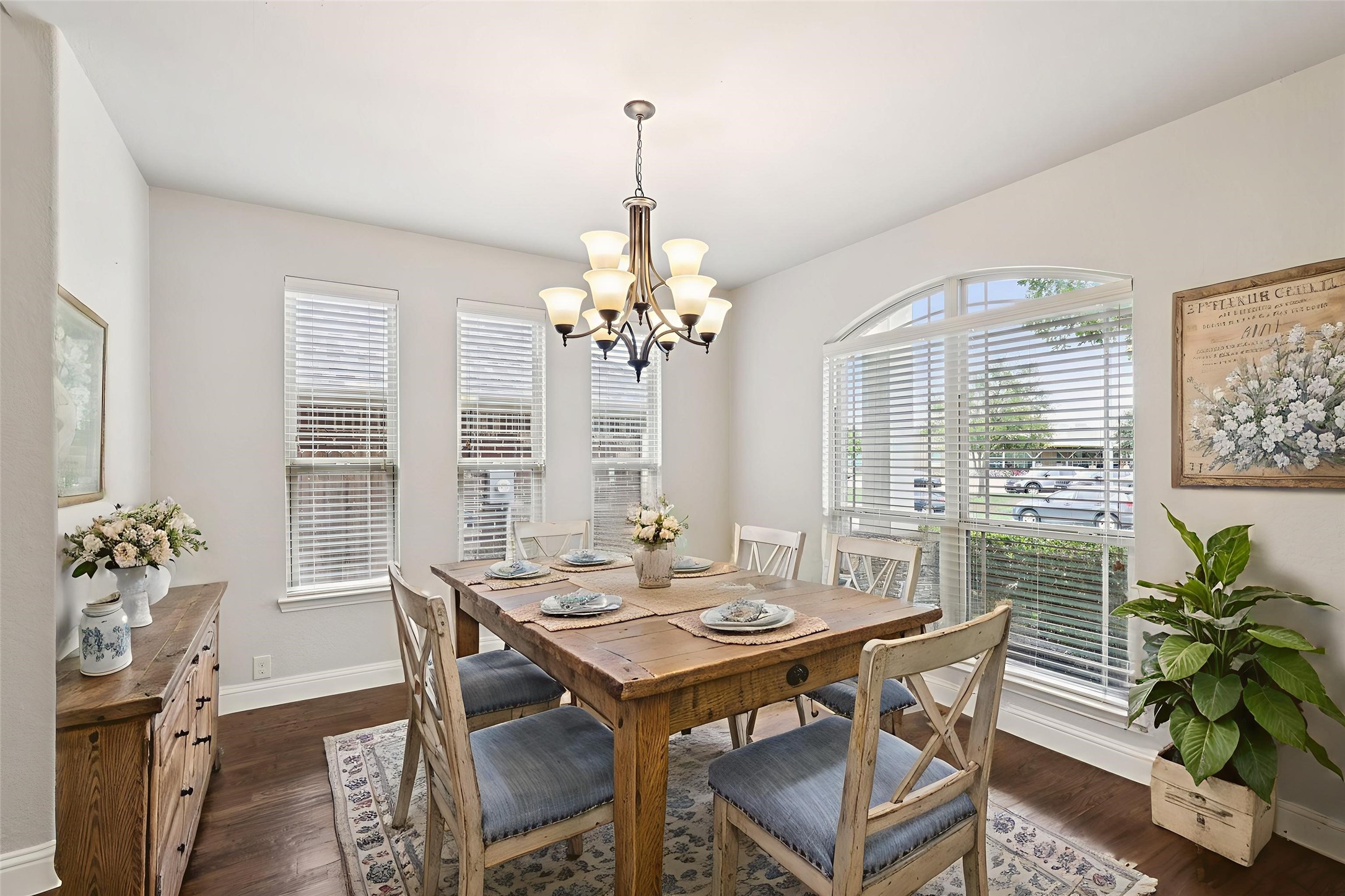 640 Tierra Vista Way