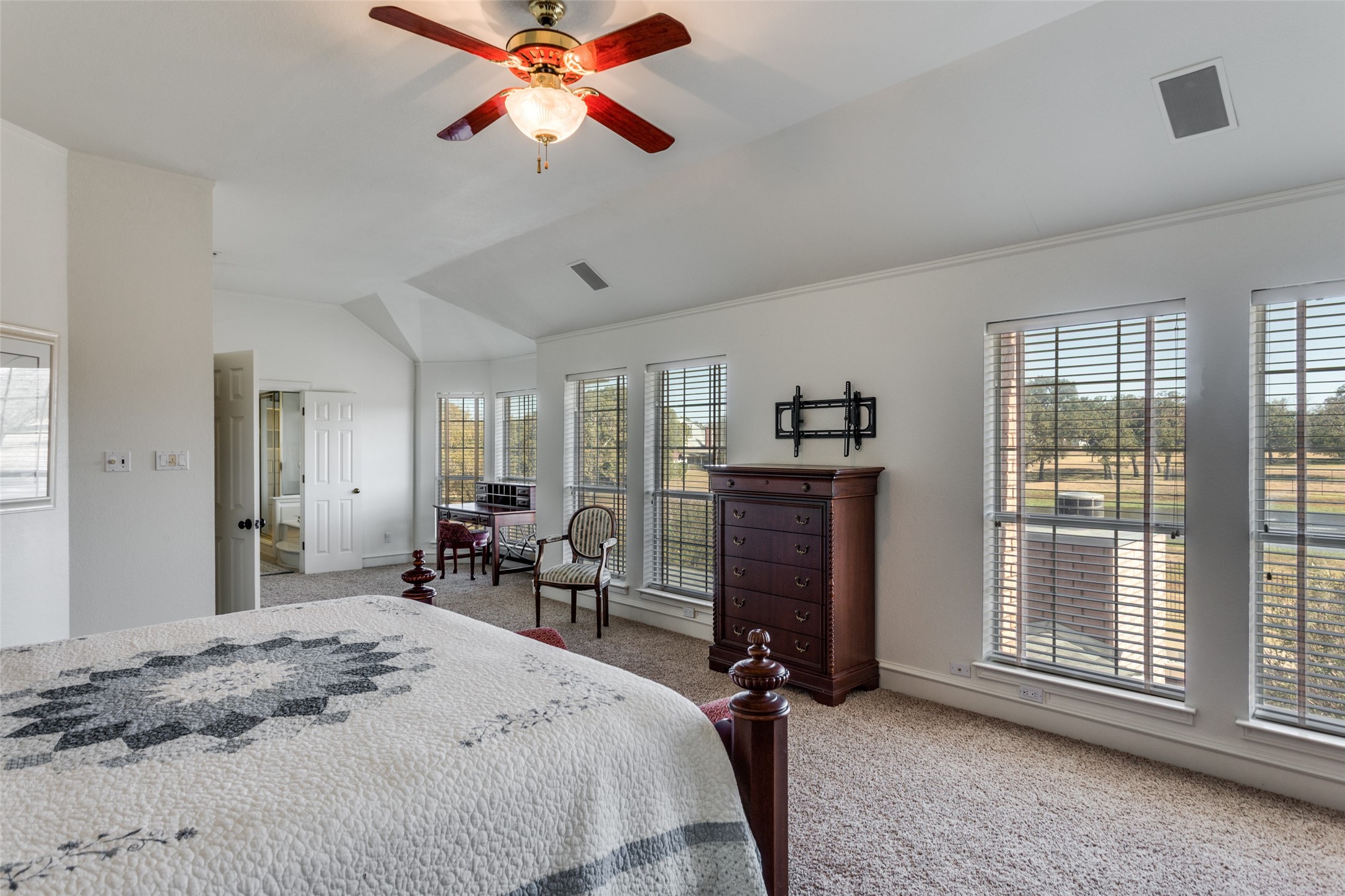 6035 Oak Hollow Drive