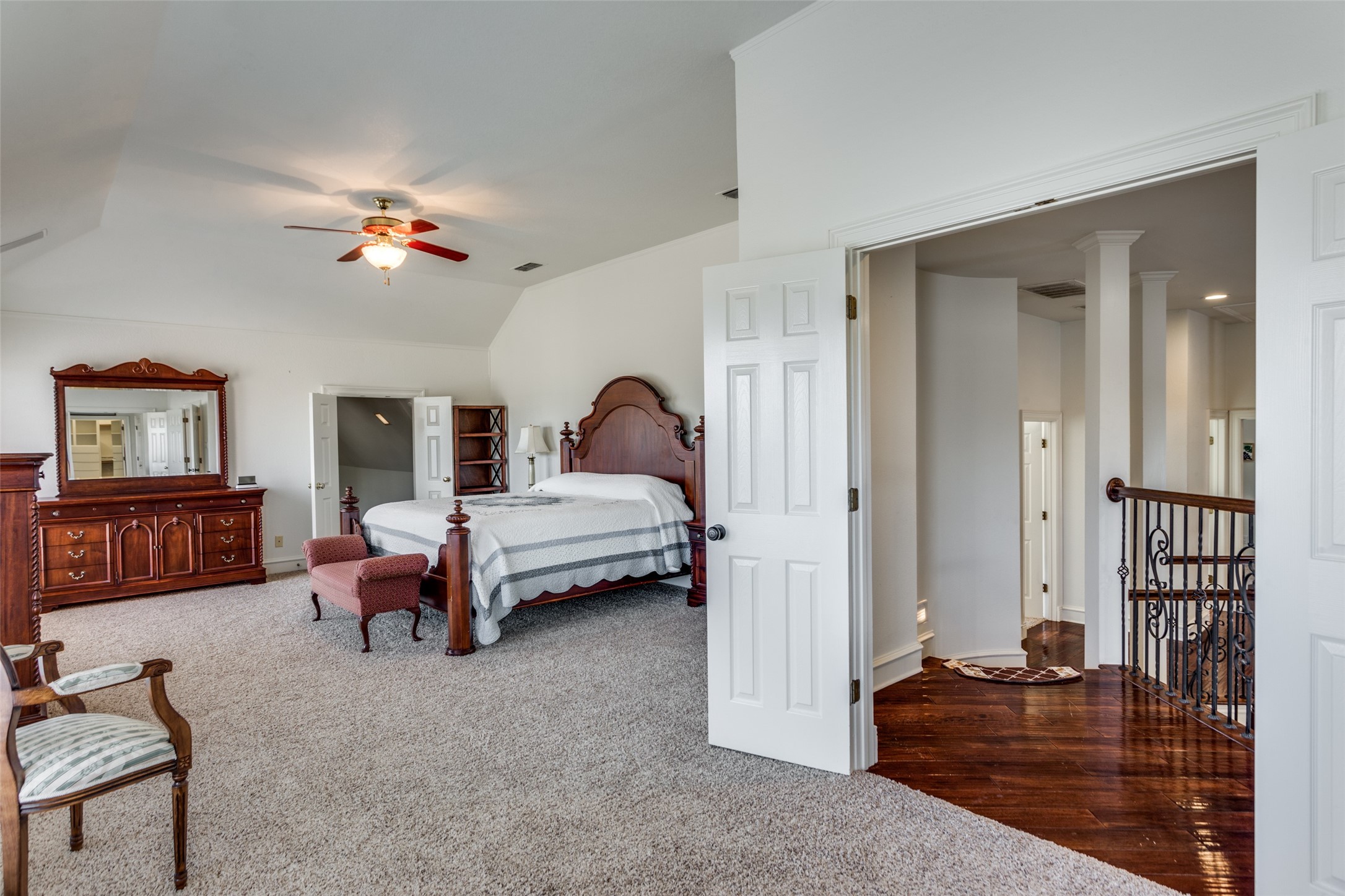 6035 Oak Hollow Drive