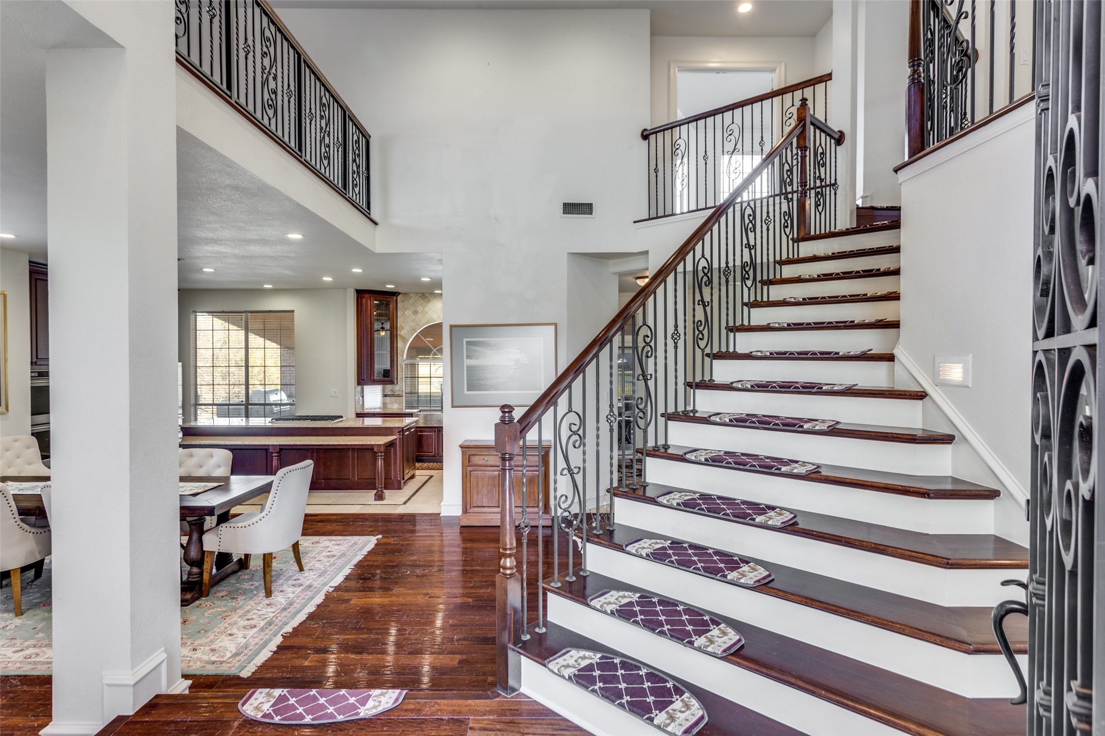 6035 Oak Hollow Drive