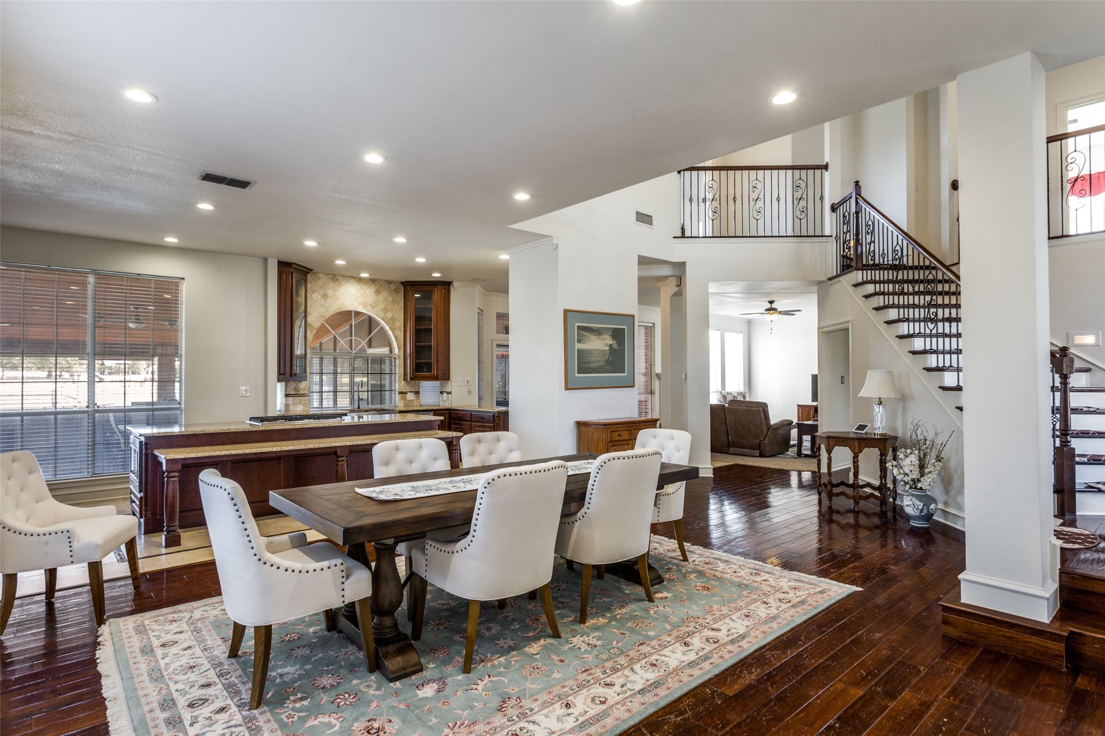 6035 Oak Hollow Drive