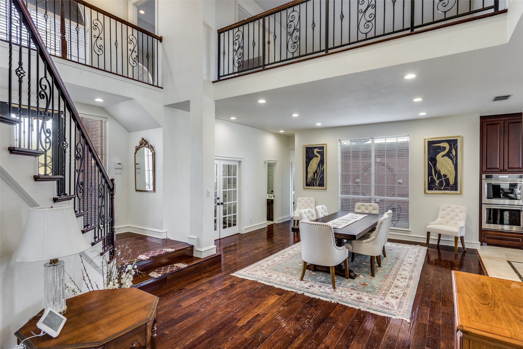 6035 Oak Hollow Drive