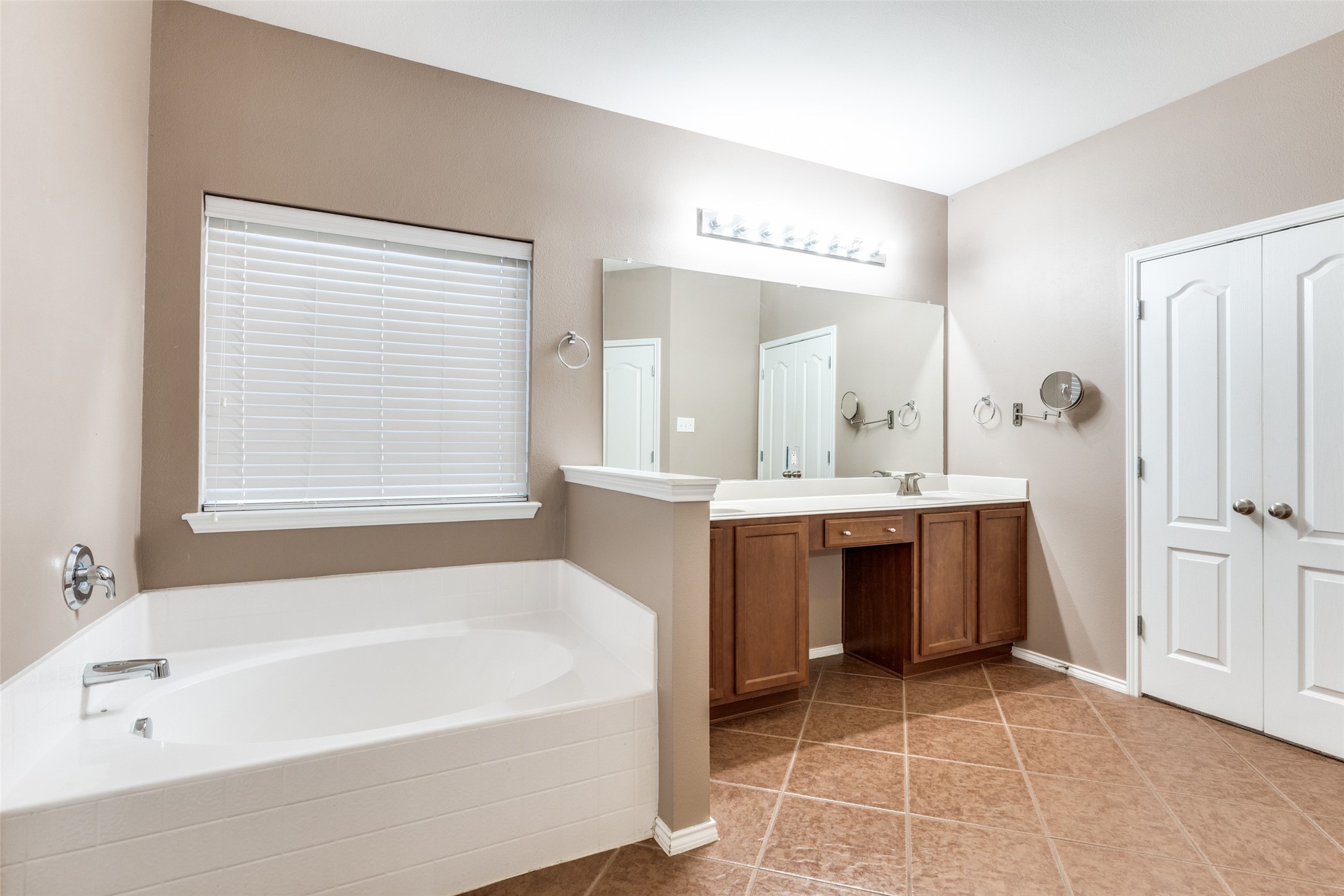 6217 Granite Creek Drive