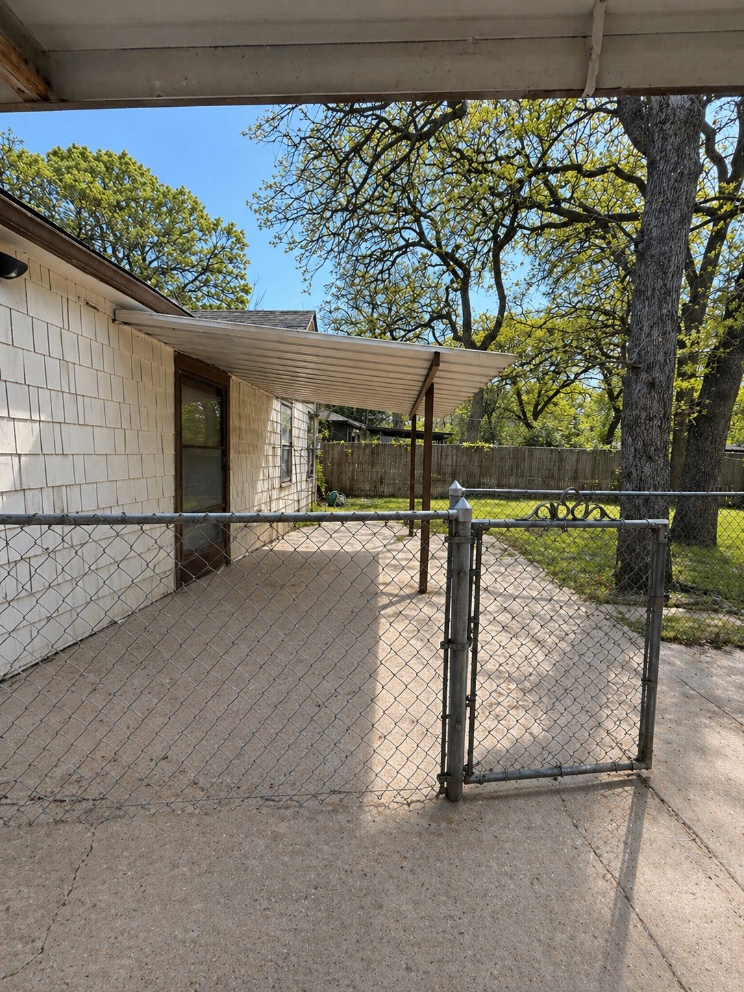1801 Robinwood Drive