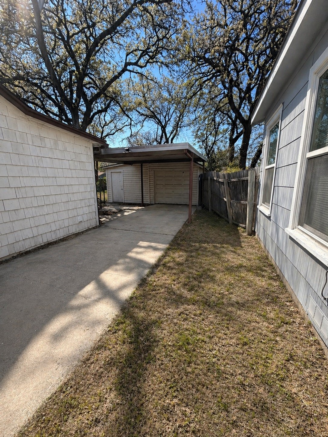 1801 Robinwood Drive