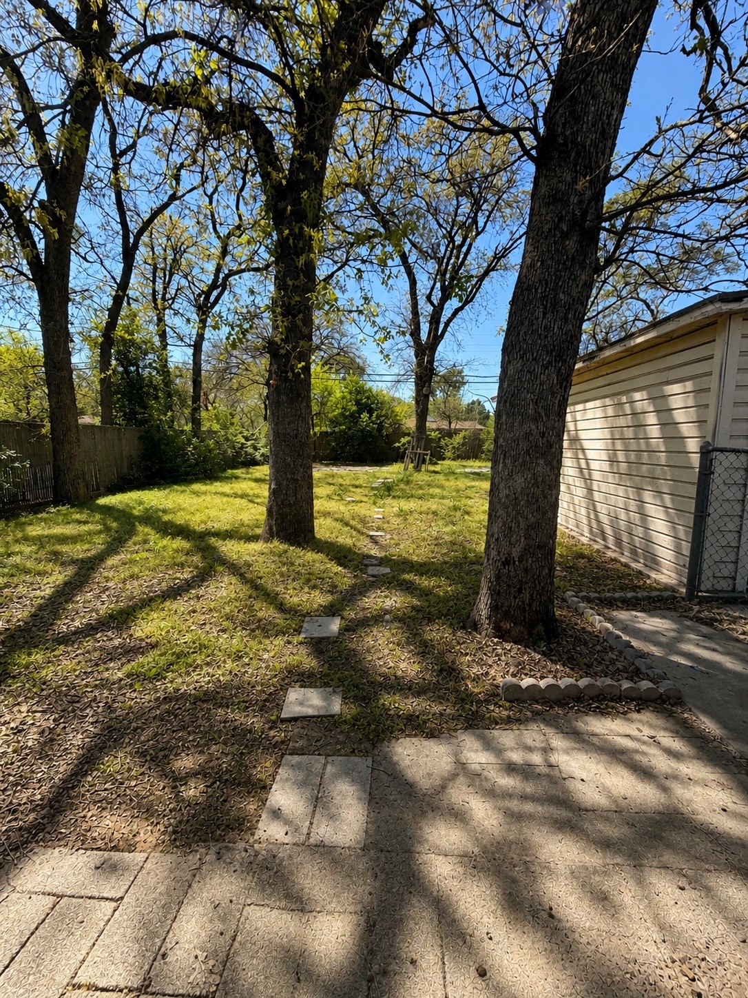1801 Robinwood Drive