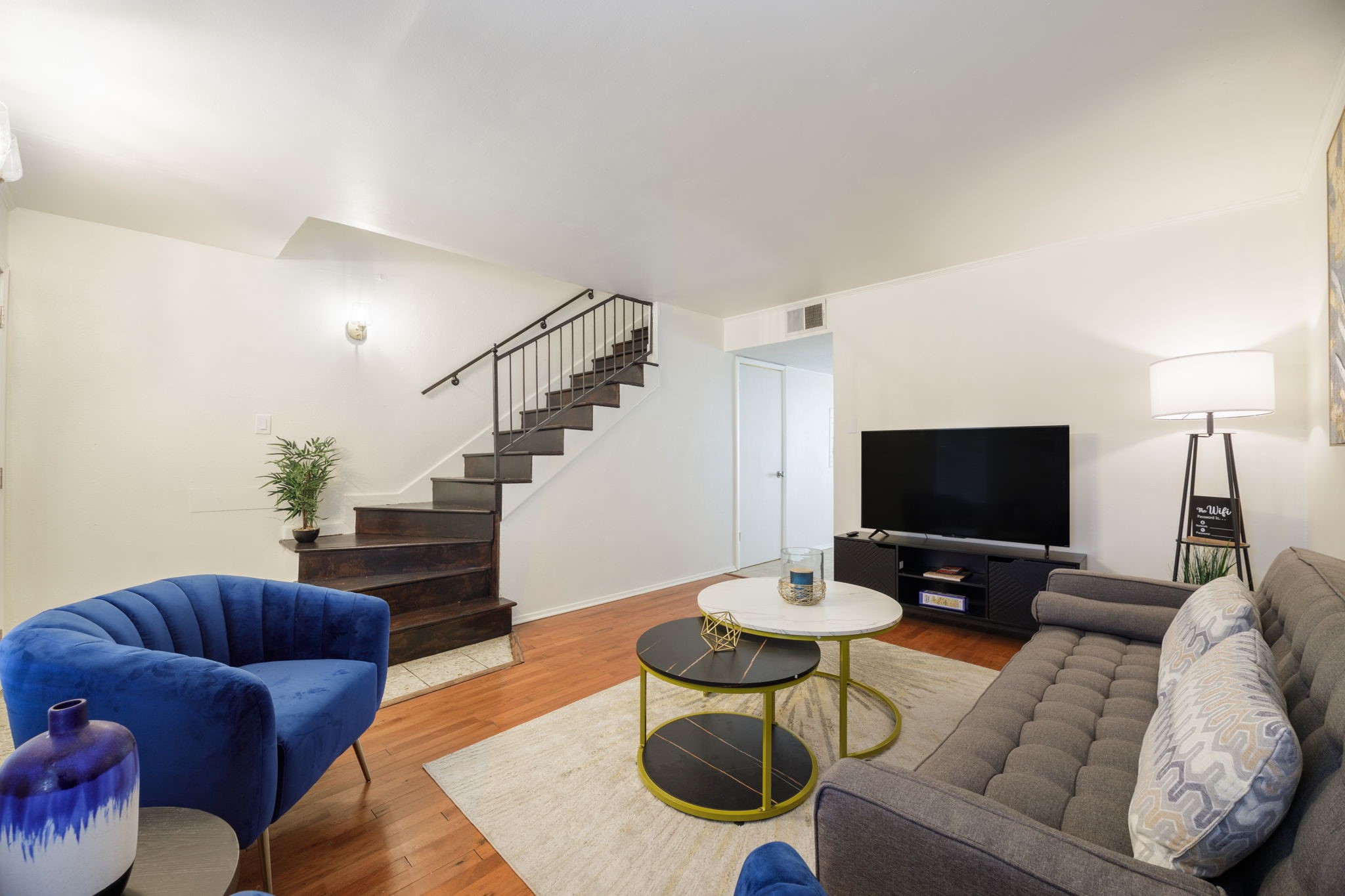2406 Hollandale Circle