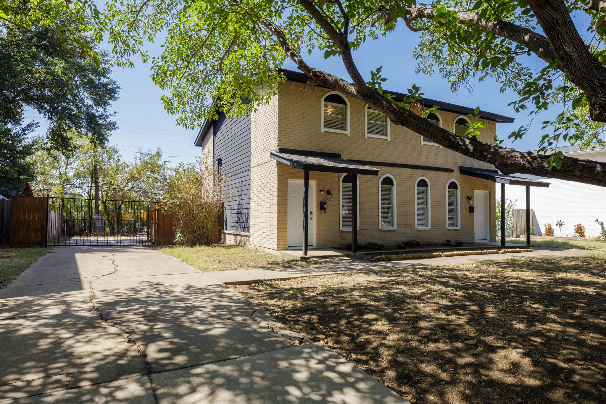 2406 Hollandale Circle