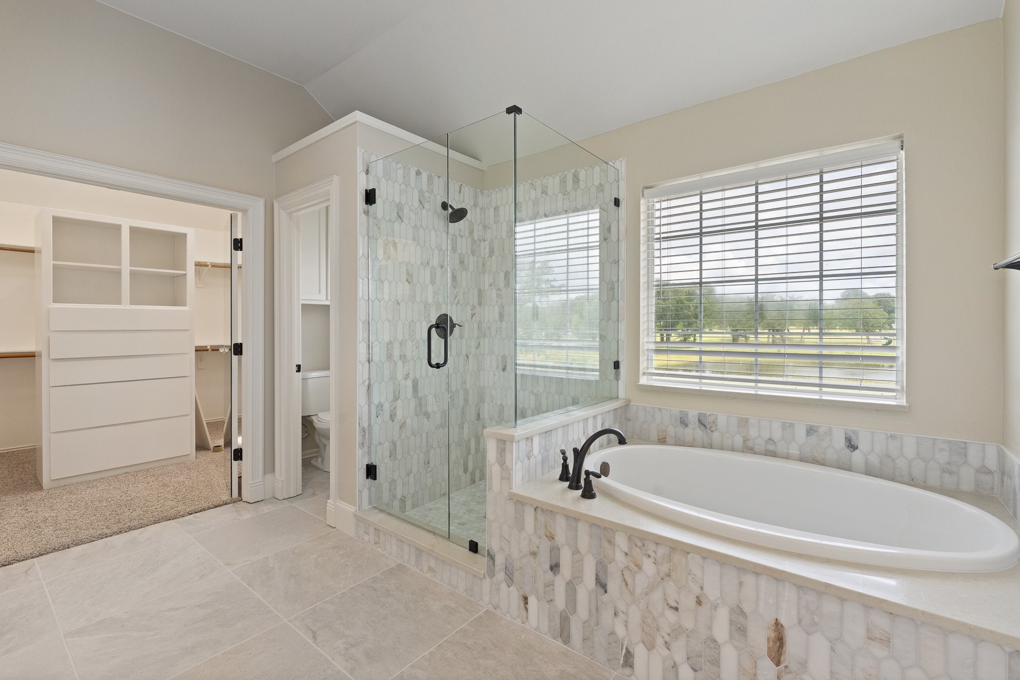 6035 Oak Hollow Drive
