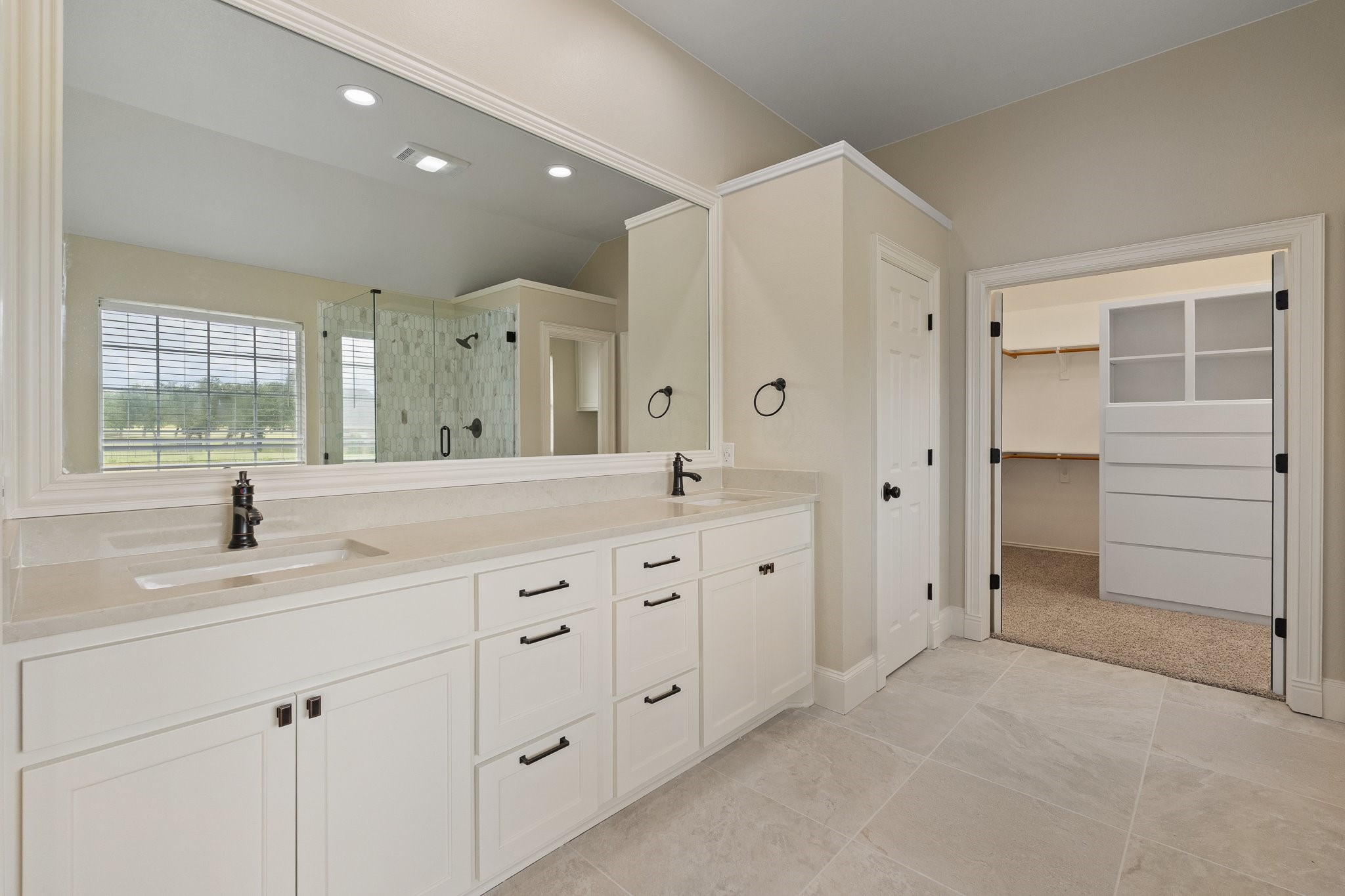 6035 Oak Hollow Drive