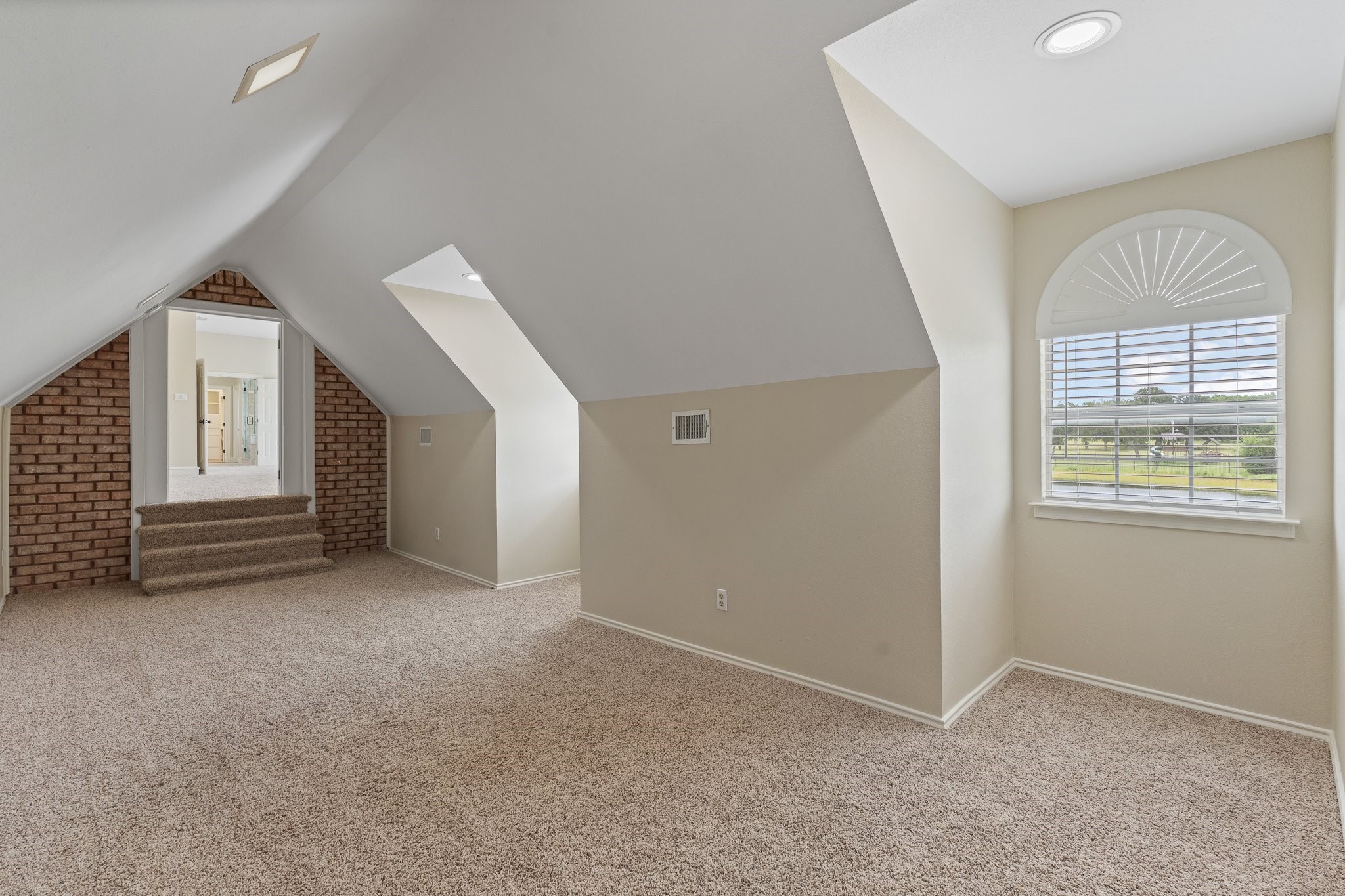 6035 Oak Hollow Drive