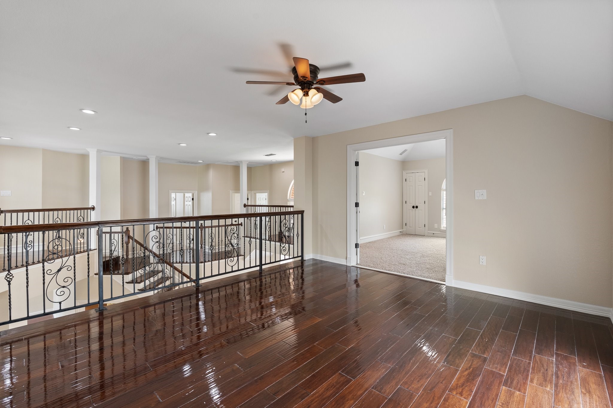 6035 Oak Hollow Drive