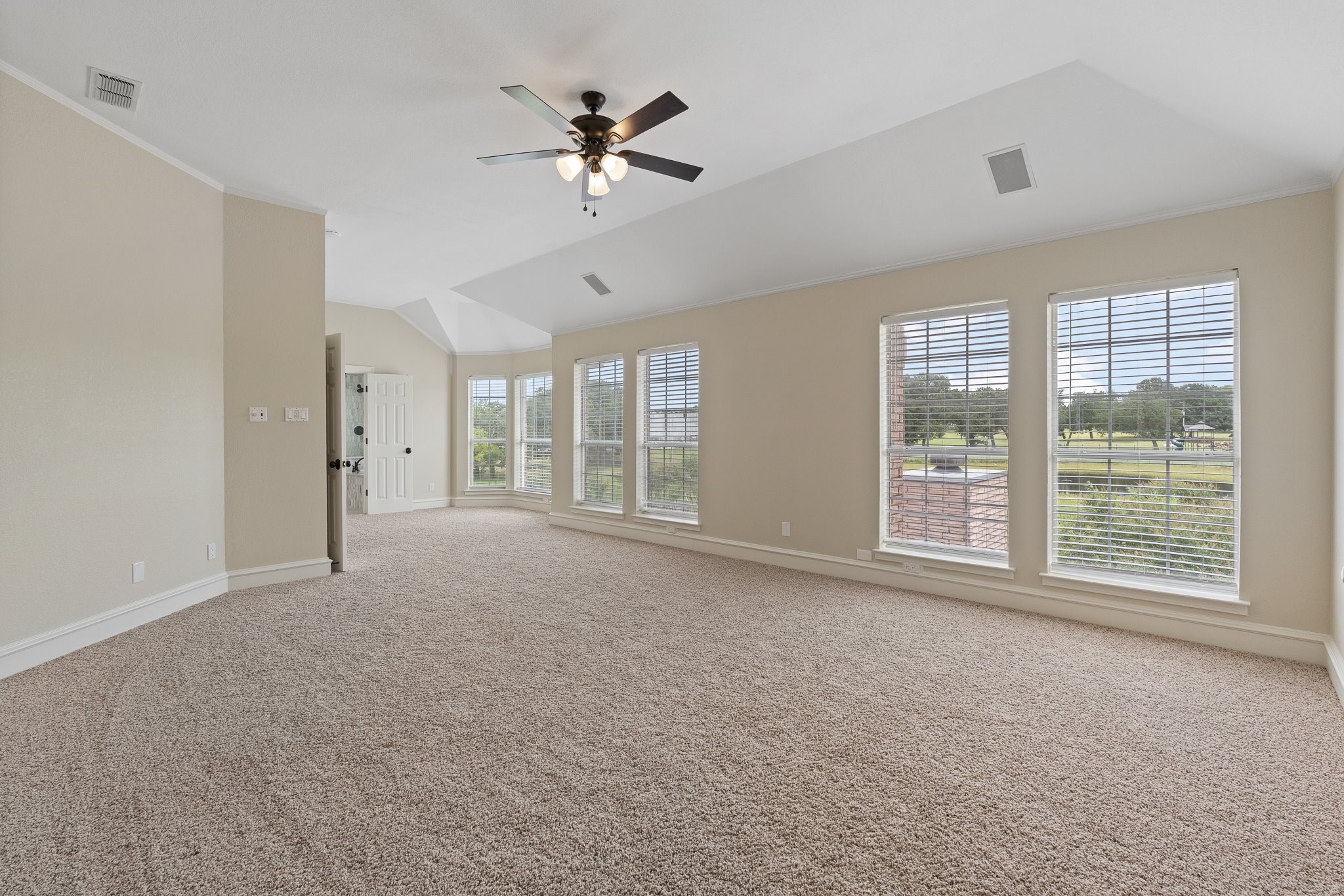 6035 Oak Hollow Drive