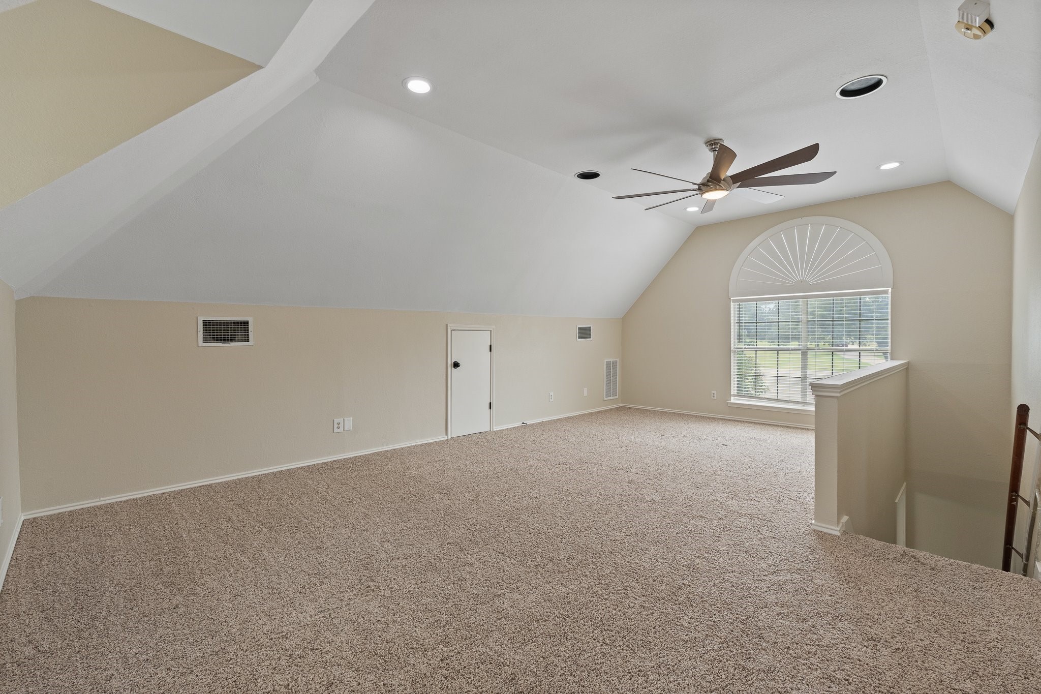 6035 Oak Hollow Drive