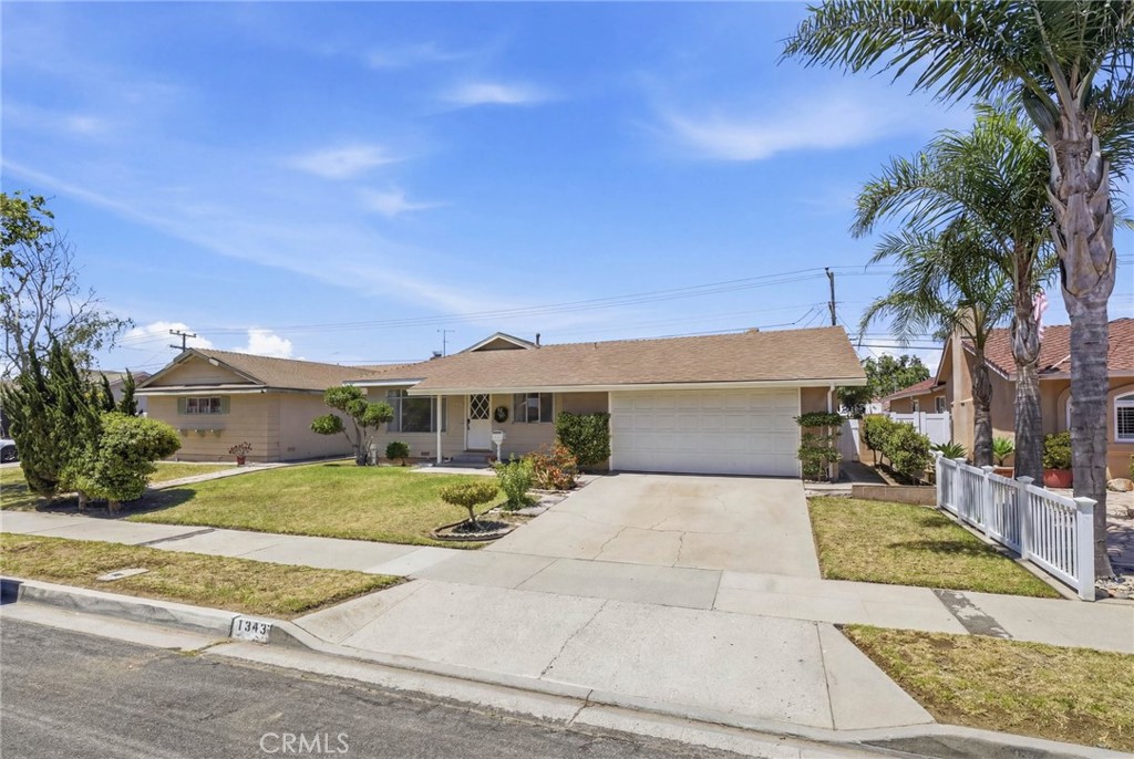 1343 S Thornburg