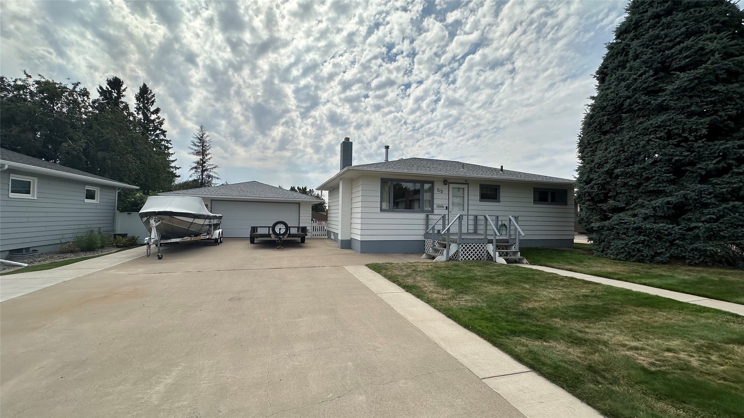 512 27th Avenue NE