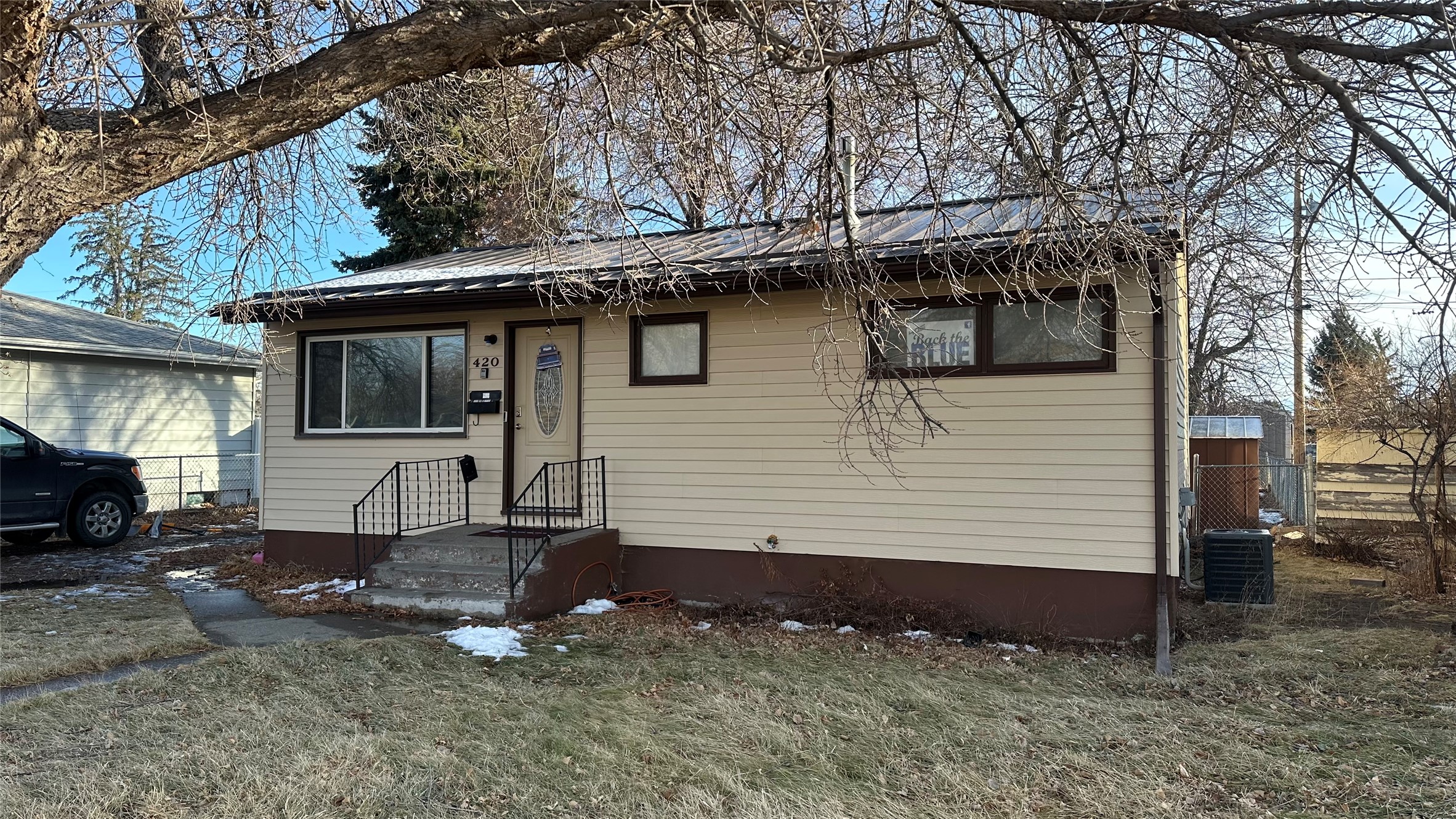 420 24th Avenue NE
