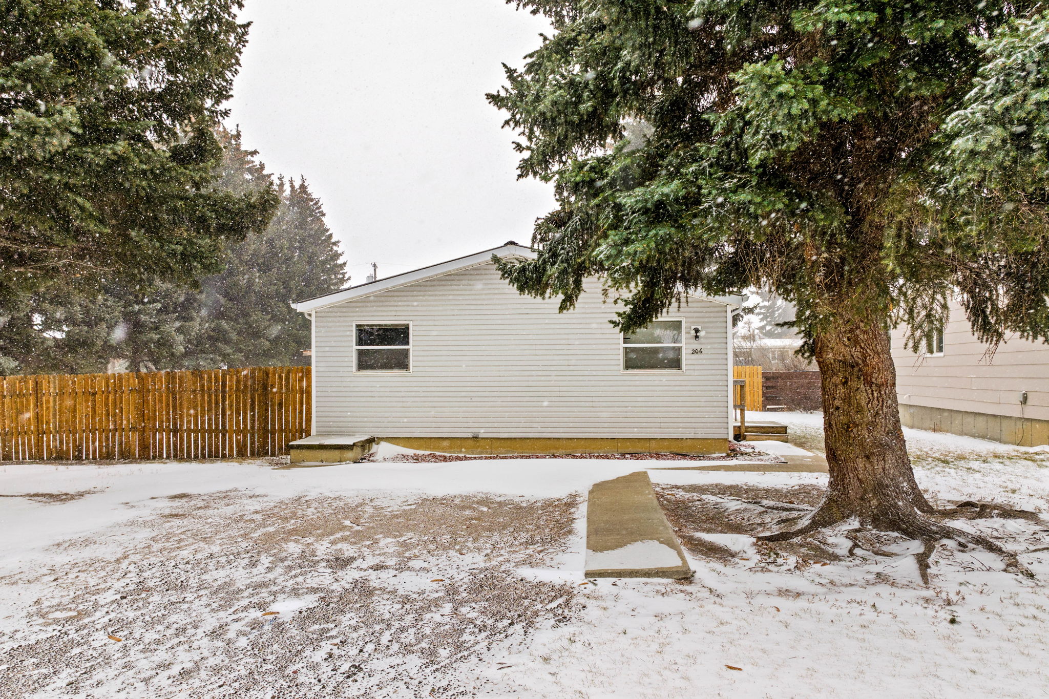 206 2nd Avenue SW