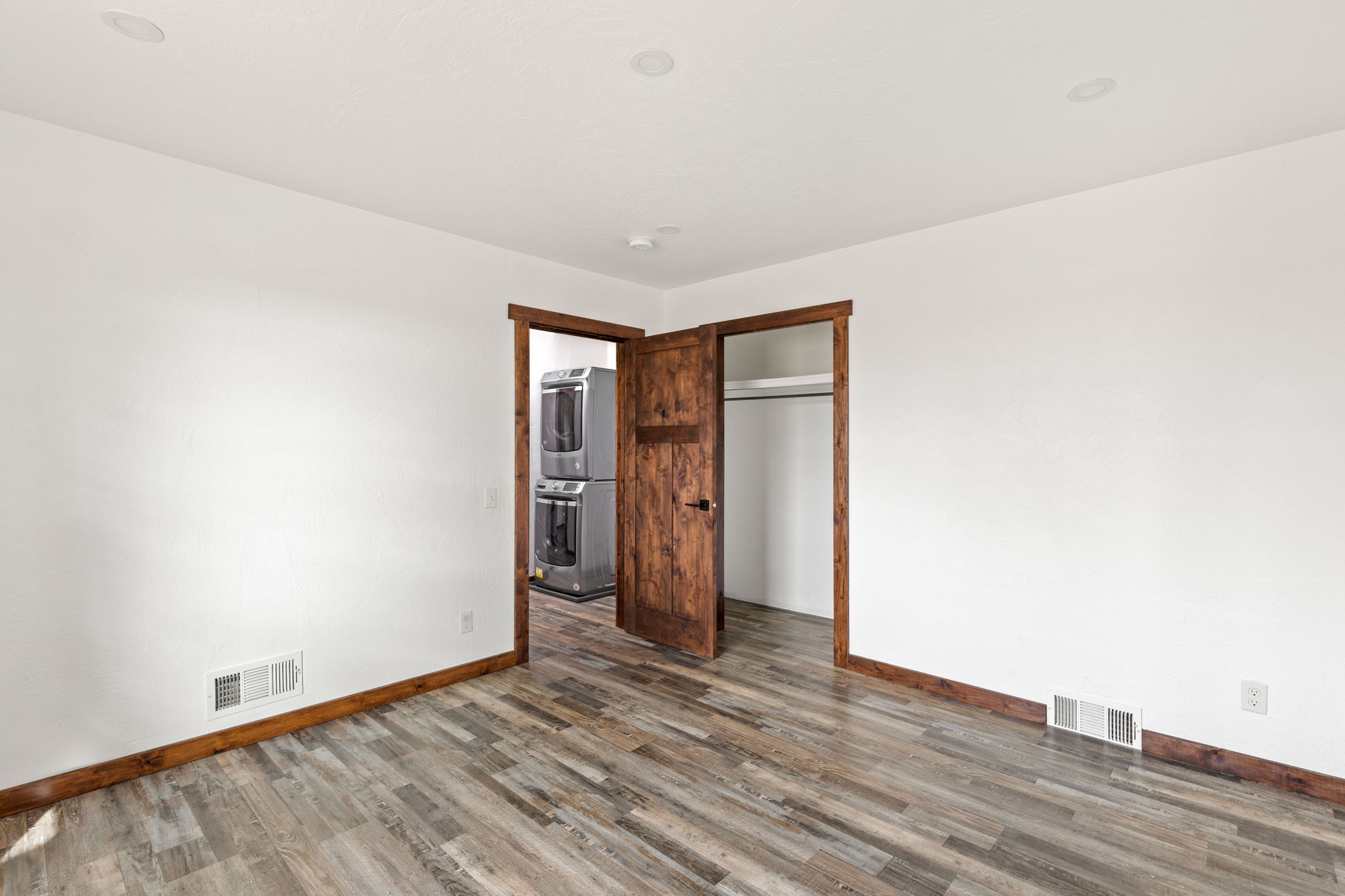 241 8th Lane NE