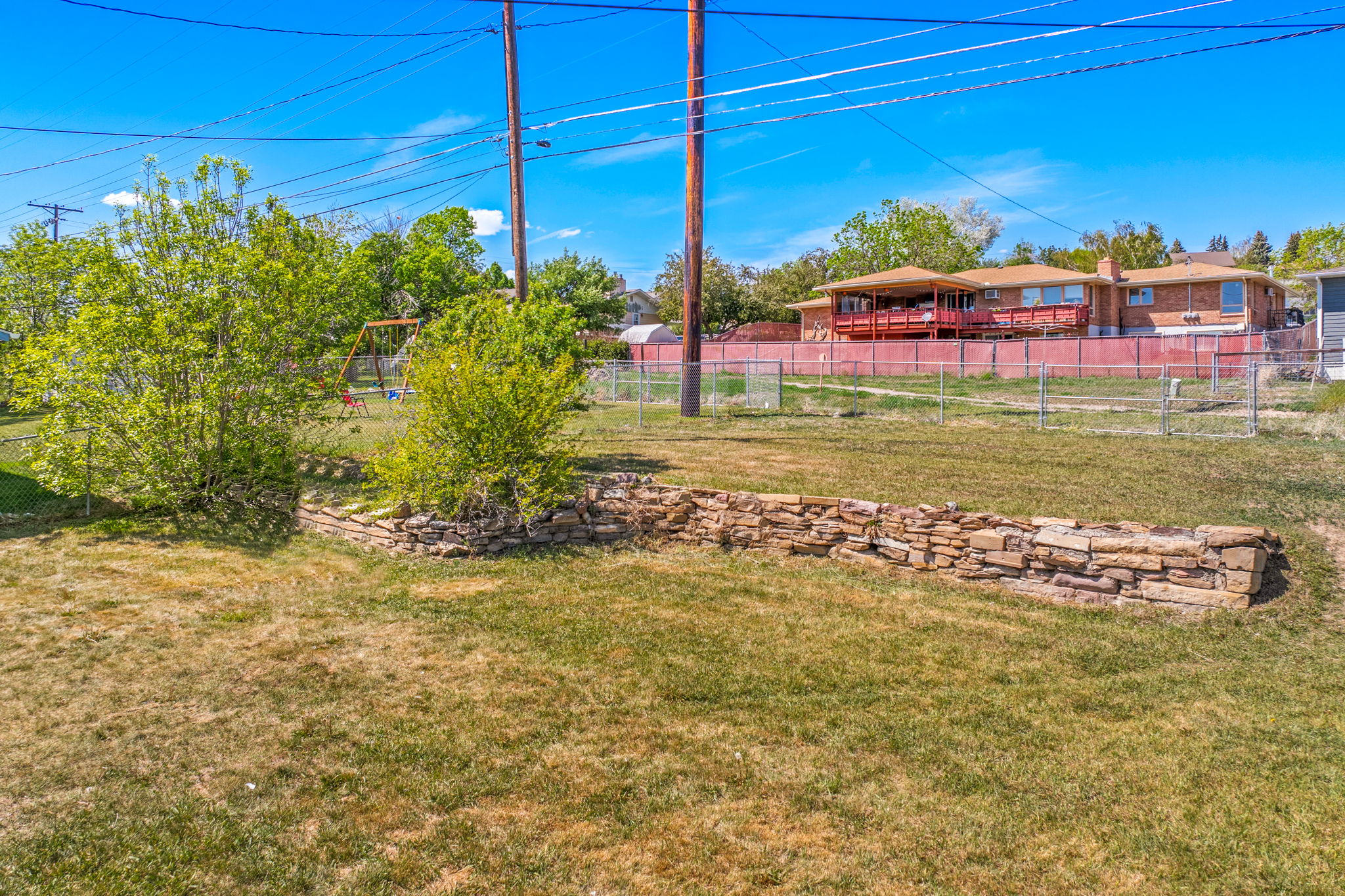 517 Riverview Drive E