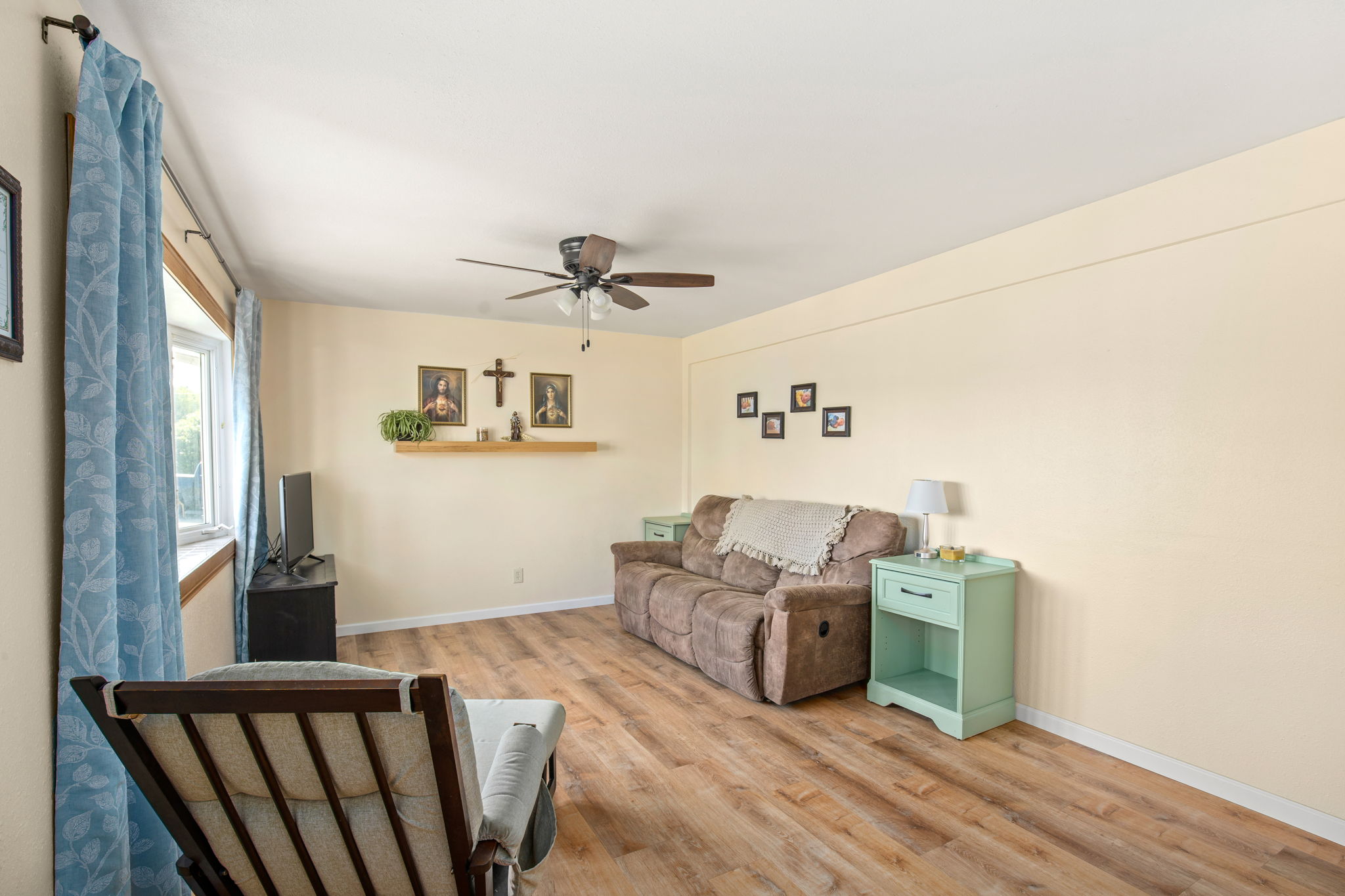 329 Riverview 4 W