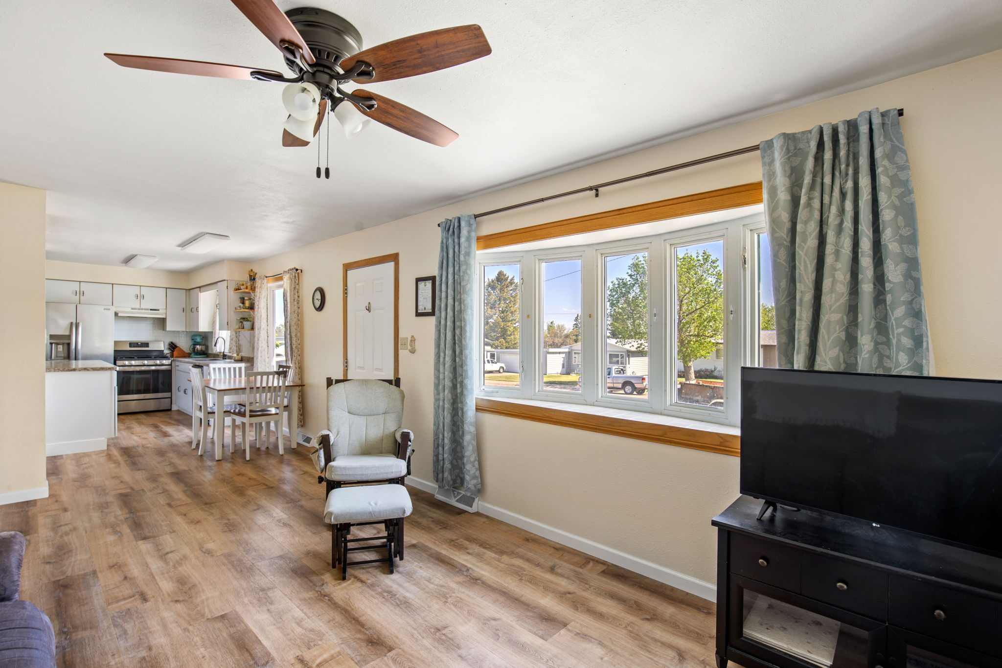 329 Riverview 4 W
