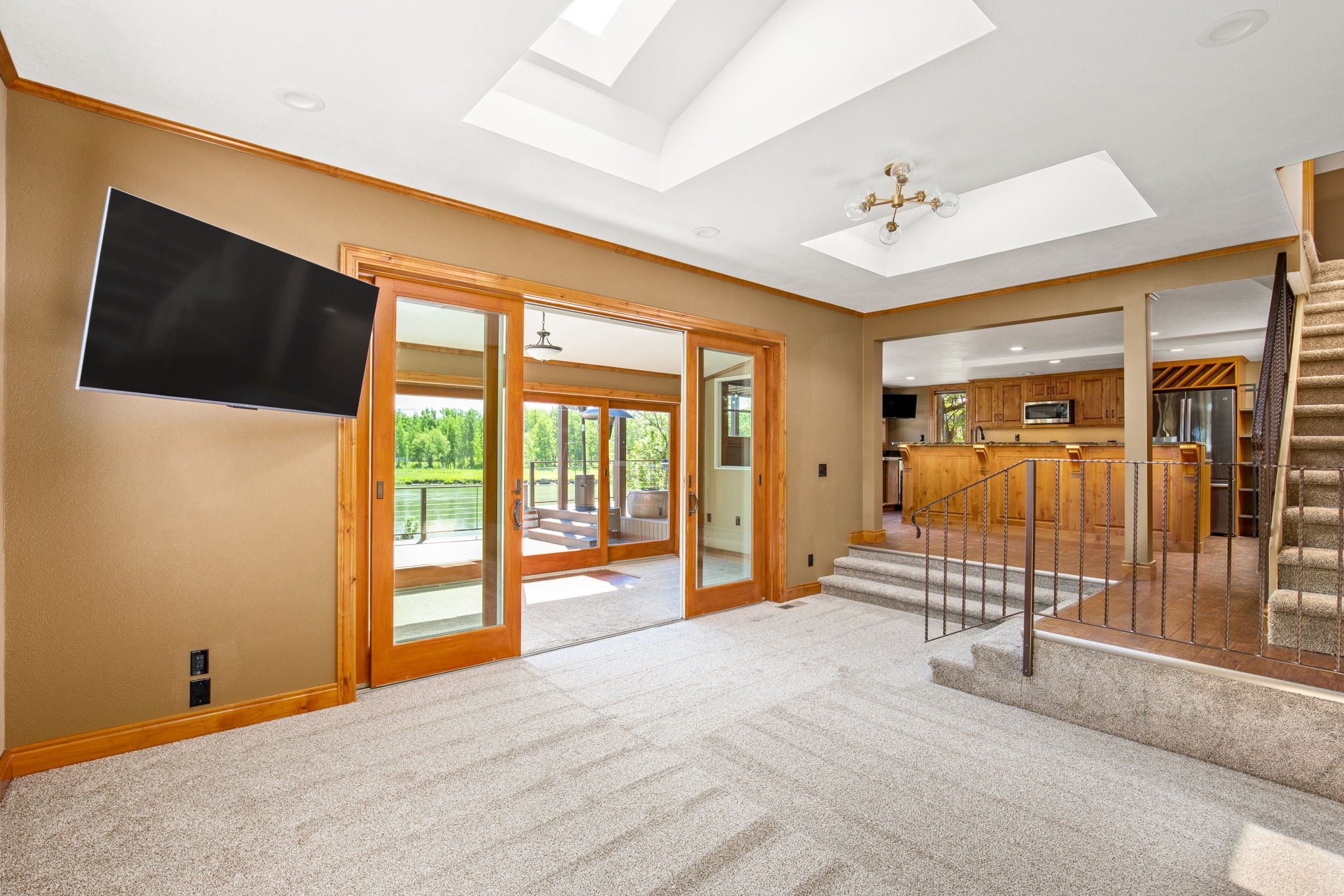 471 Flood Road