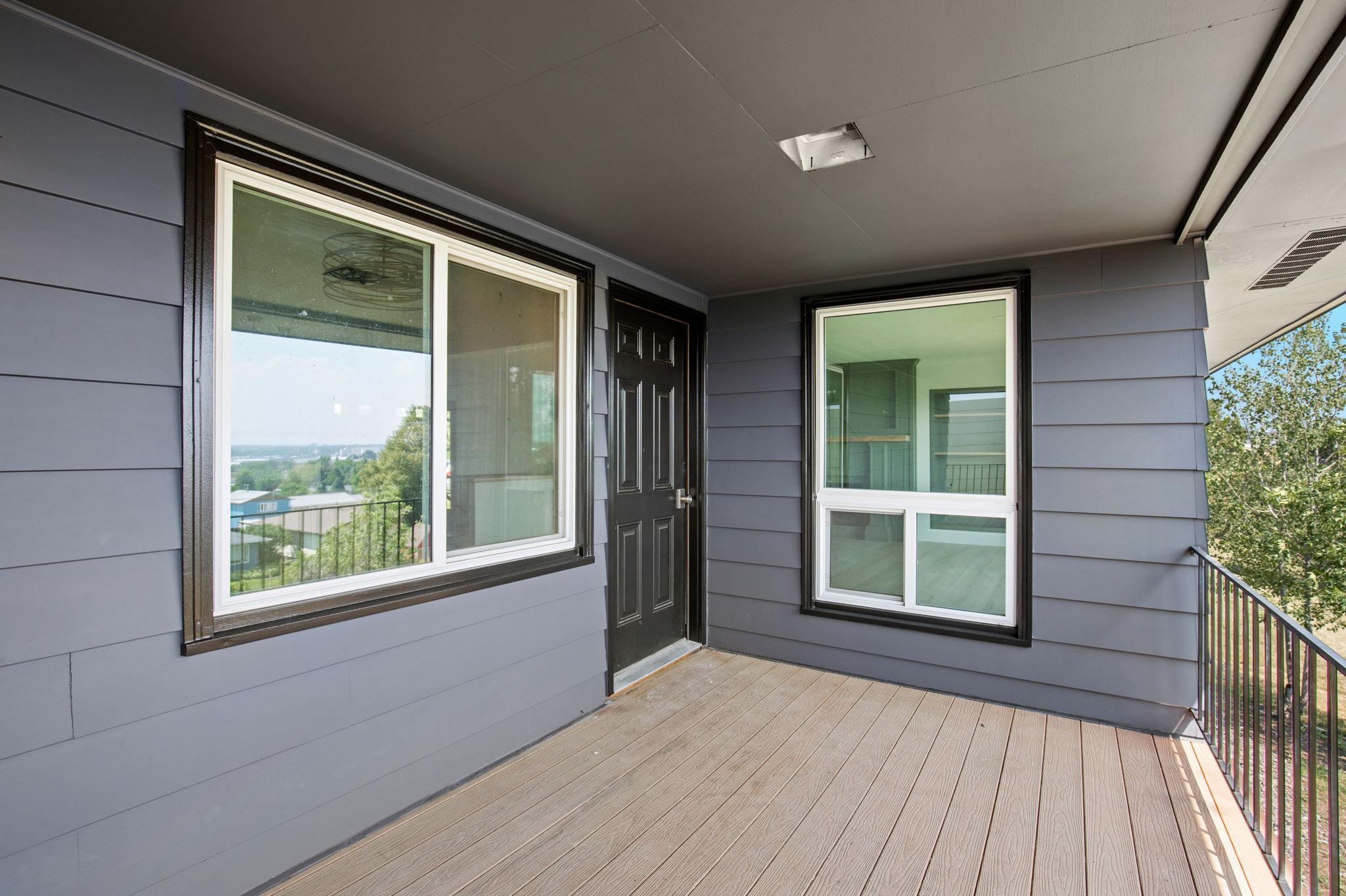 728 33rd Avenue NE