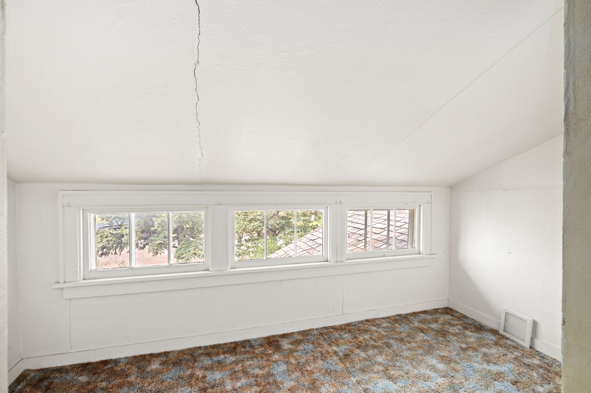 121 Central Avenue S