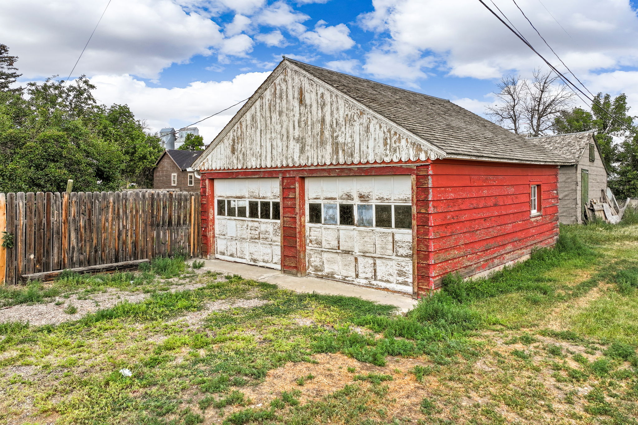 121 Central Avenue S