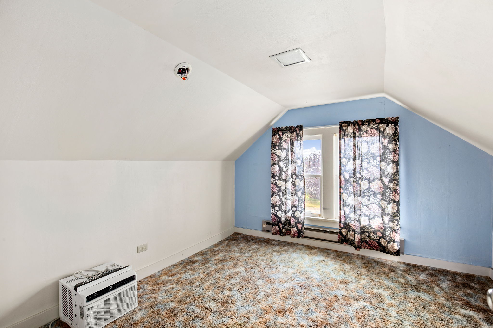 121 Central Avenue S