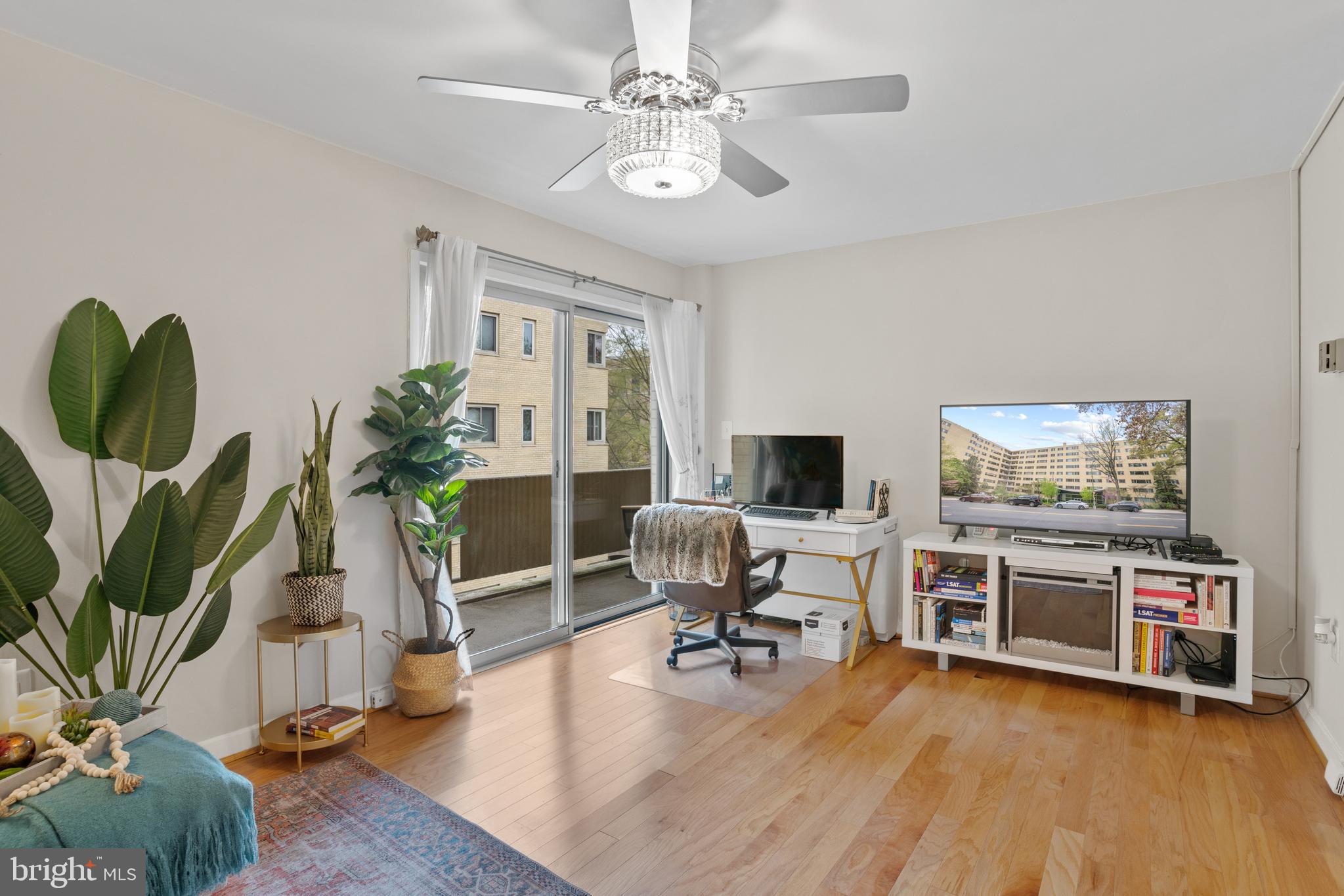 4600 CONNECTICUT AVENUE NW 728