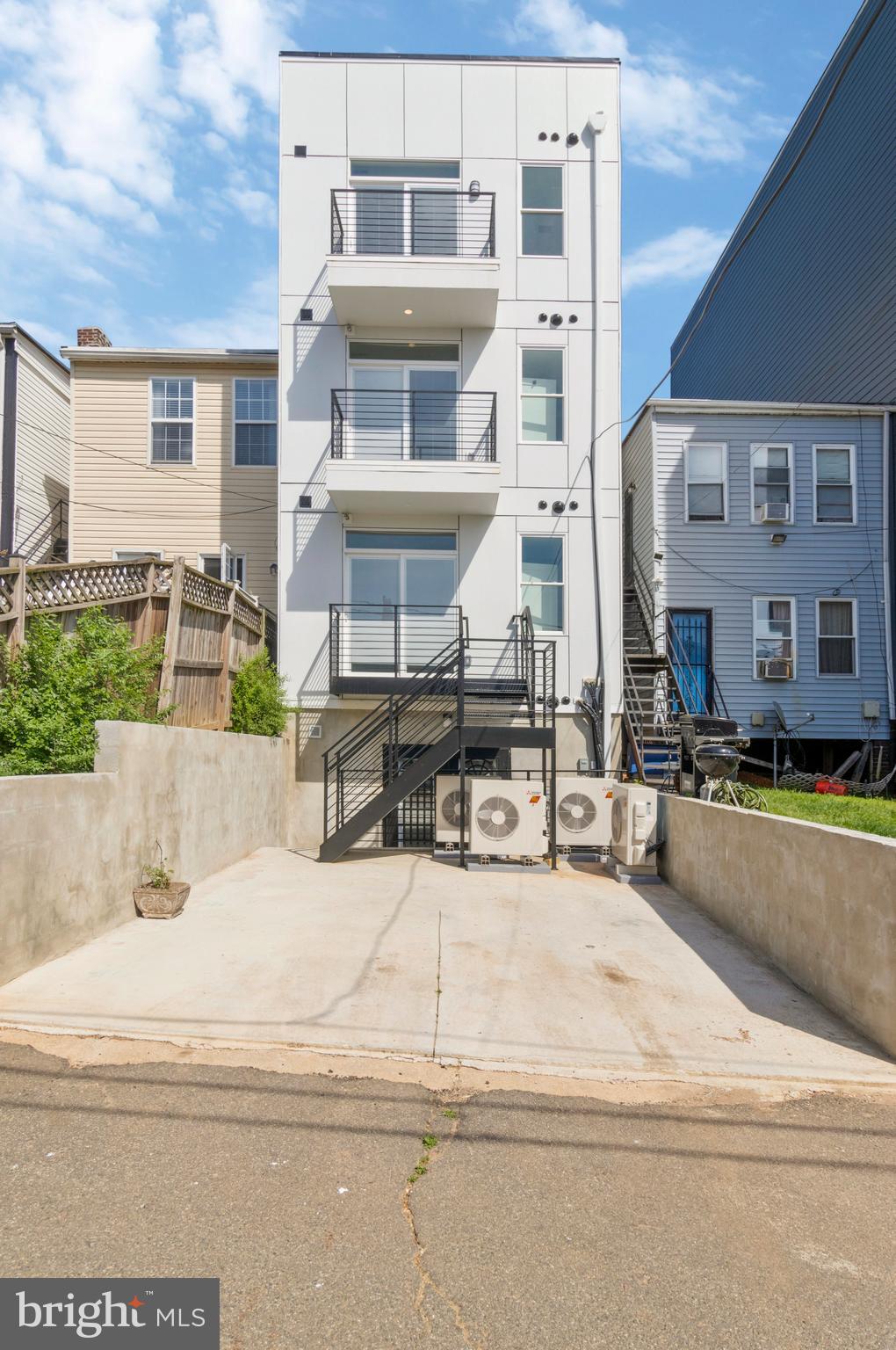 1004 18TH STREET NE 4