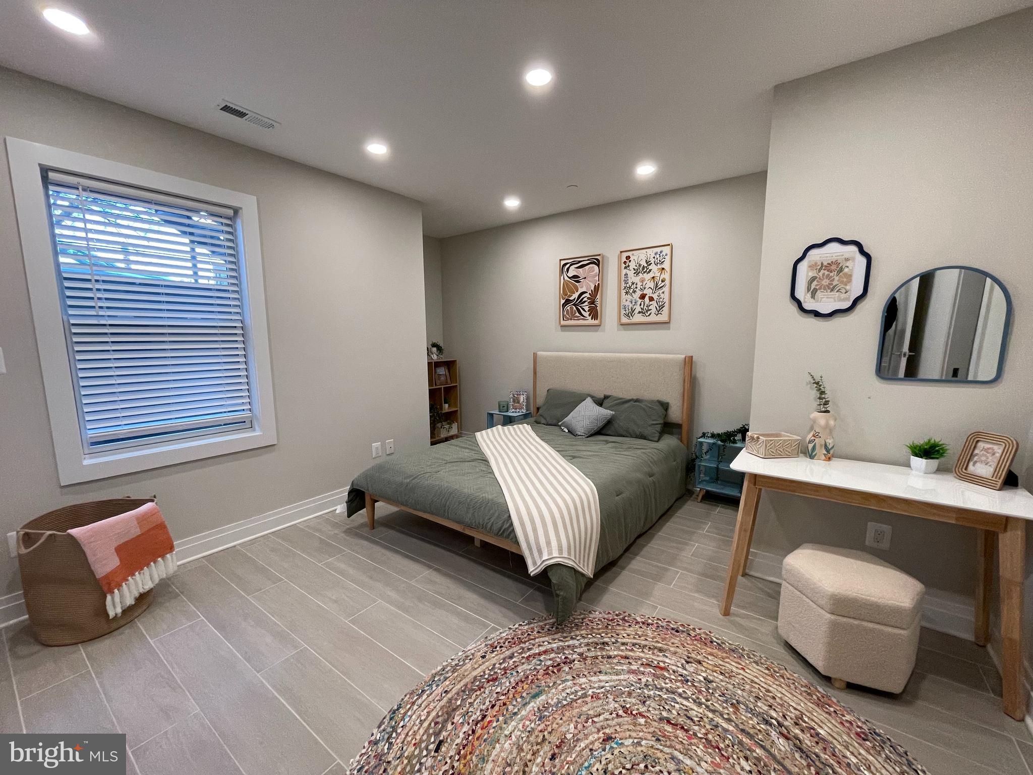 1102 STAPLES STREET NE 1