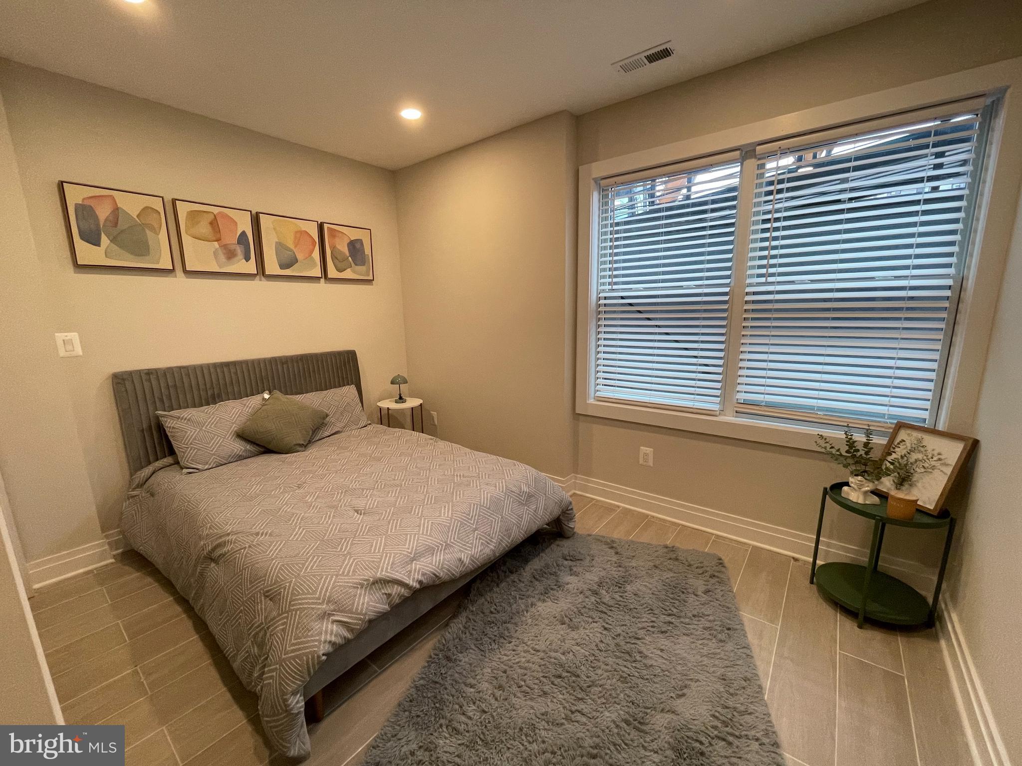 1102 STAPLES STREET NE 1