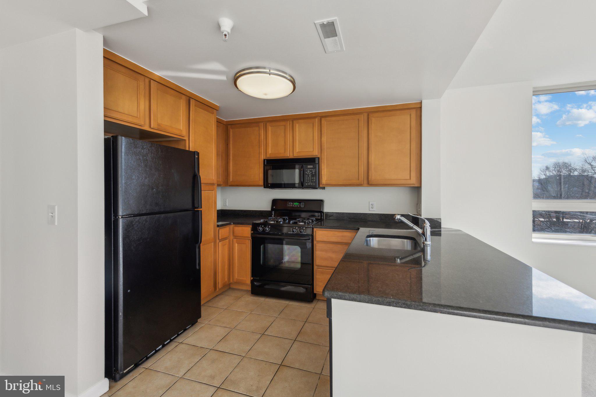 355 I STREET SW 602S