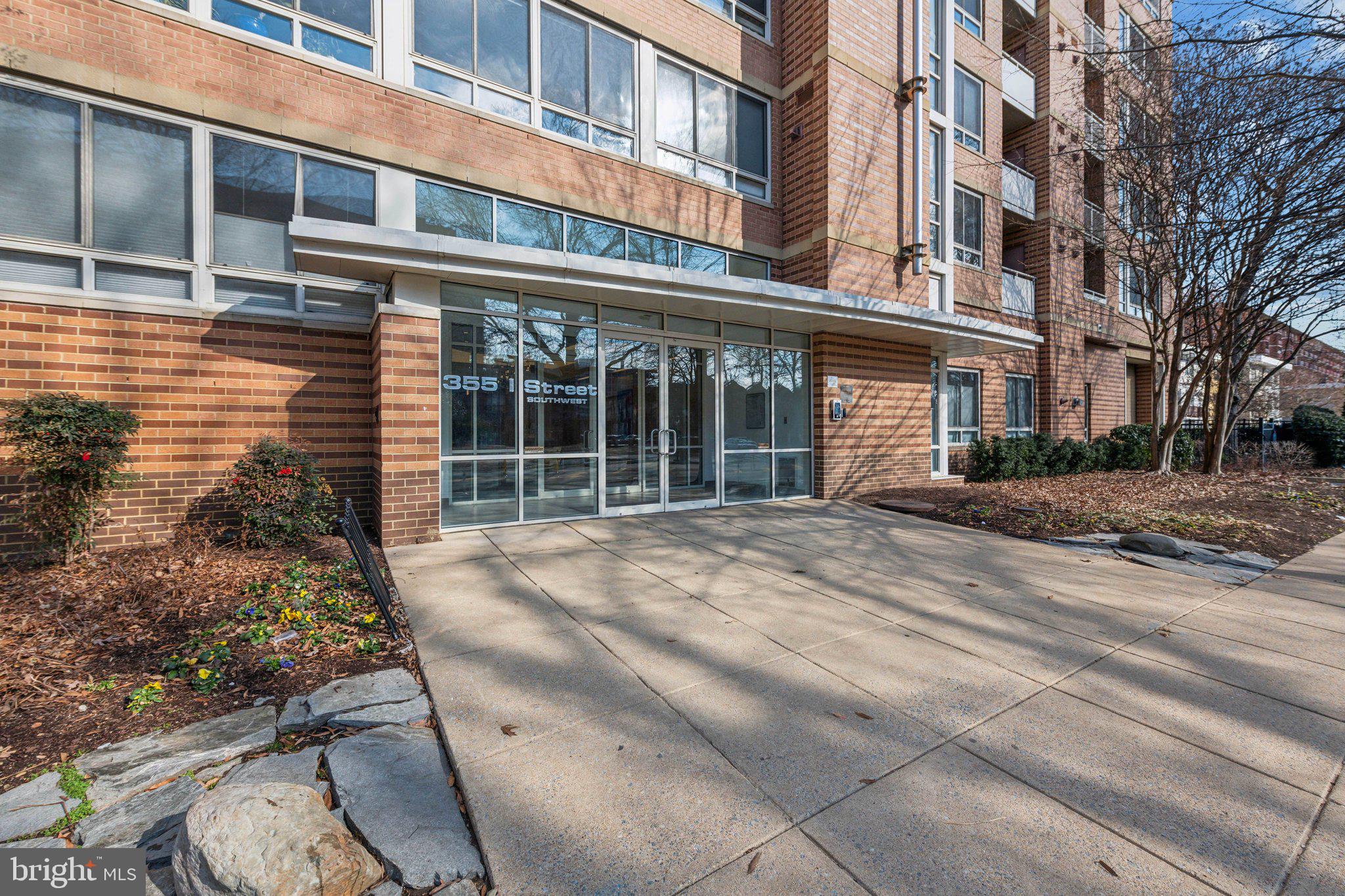 355 I STREET SW 602S