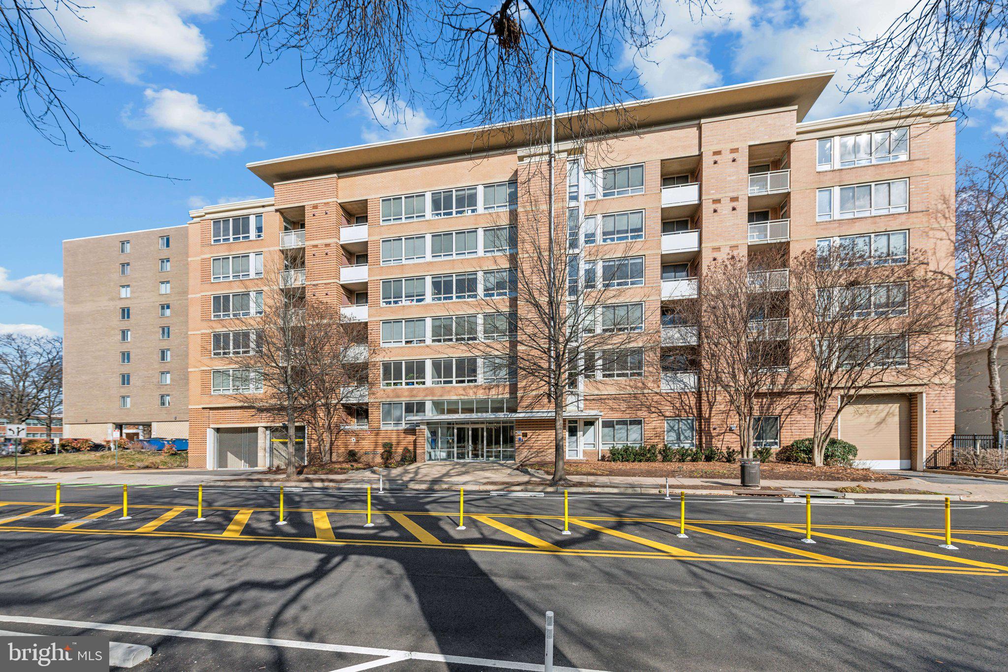 355 I STREET SW 602S