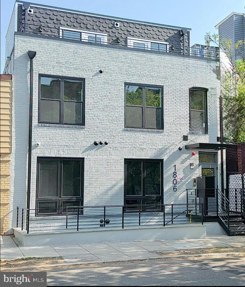 1806 D STREET NE 1