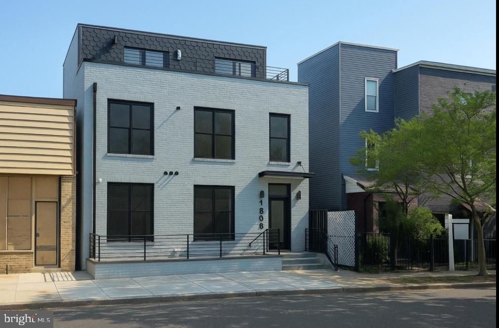 1806 D STREET NE 4