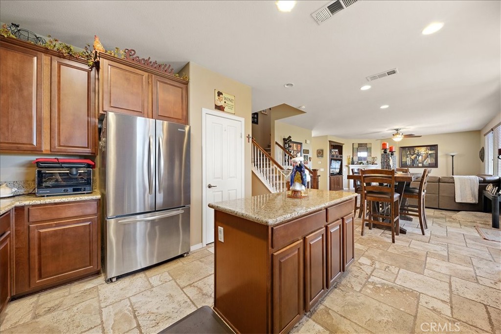 3938 White Ash