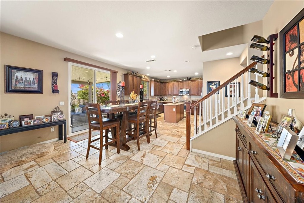 3938 White Ash
