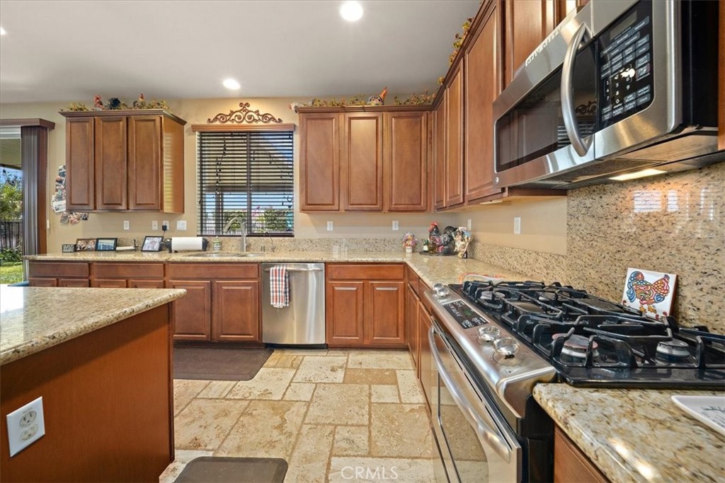 3938 White Ash